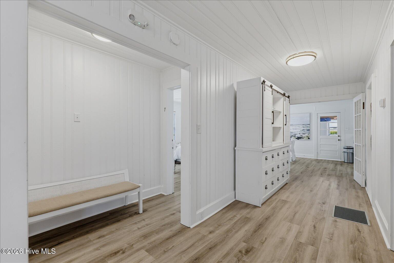 100570528 | Photo 12