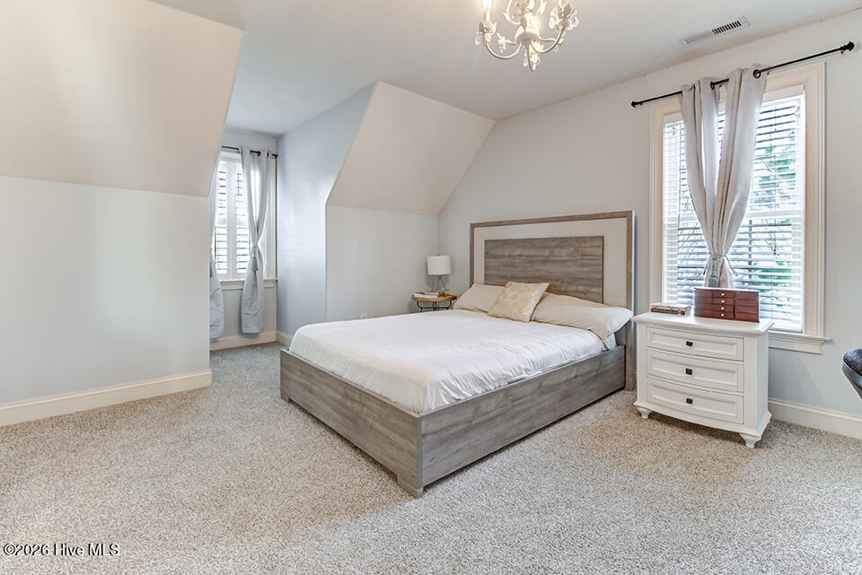 100548906 | Photo 22