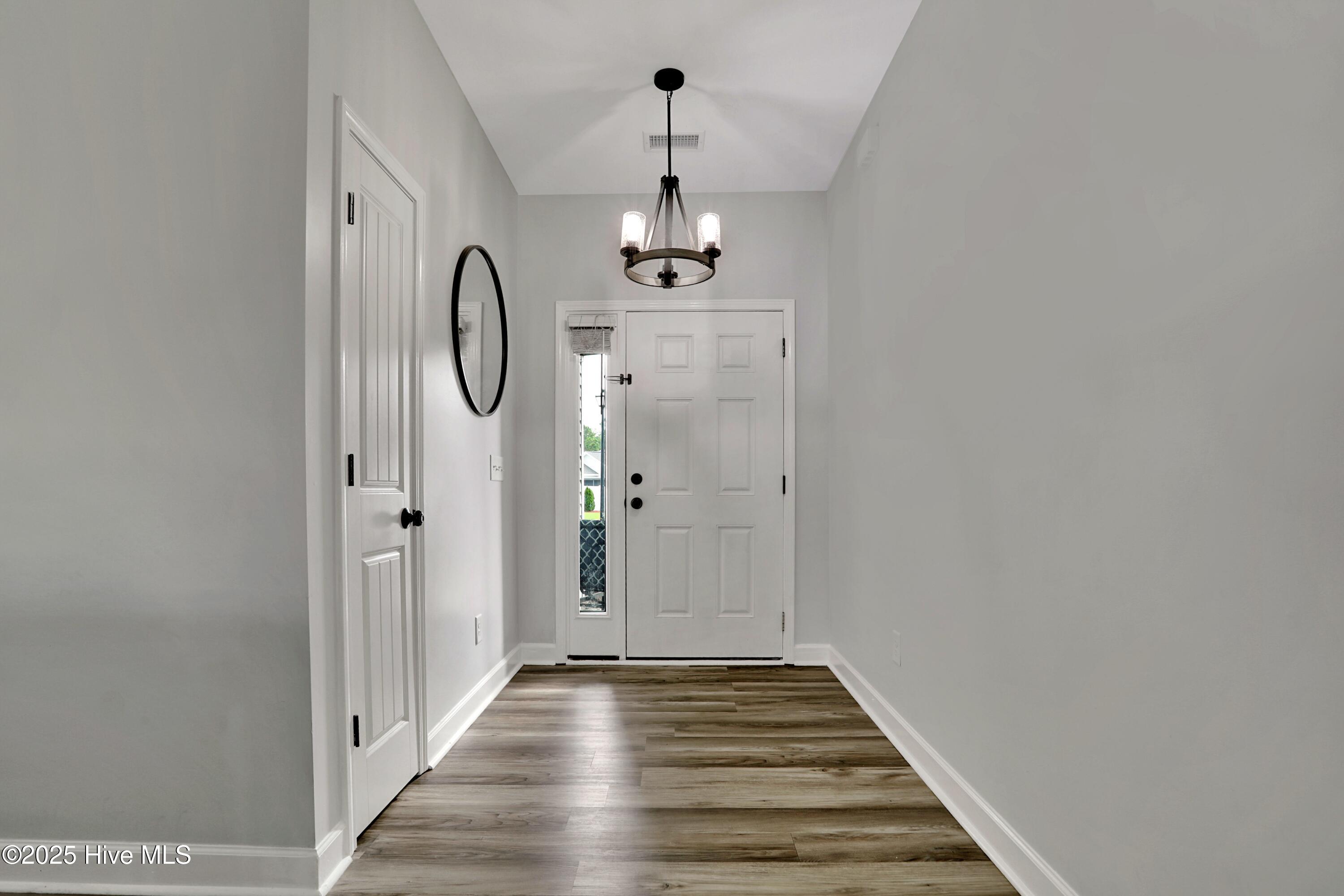 100525620 | Photo 12