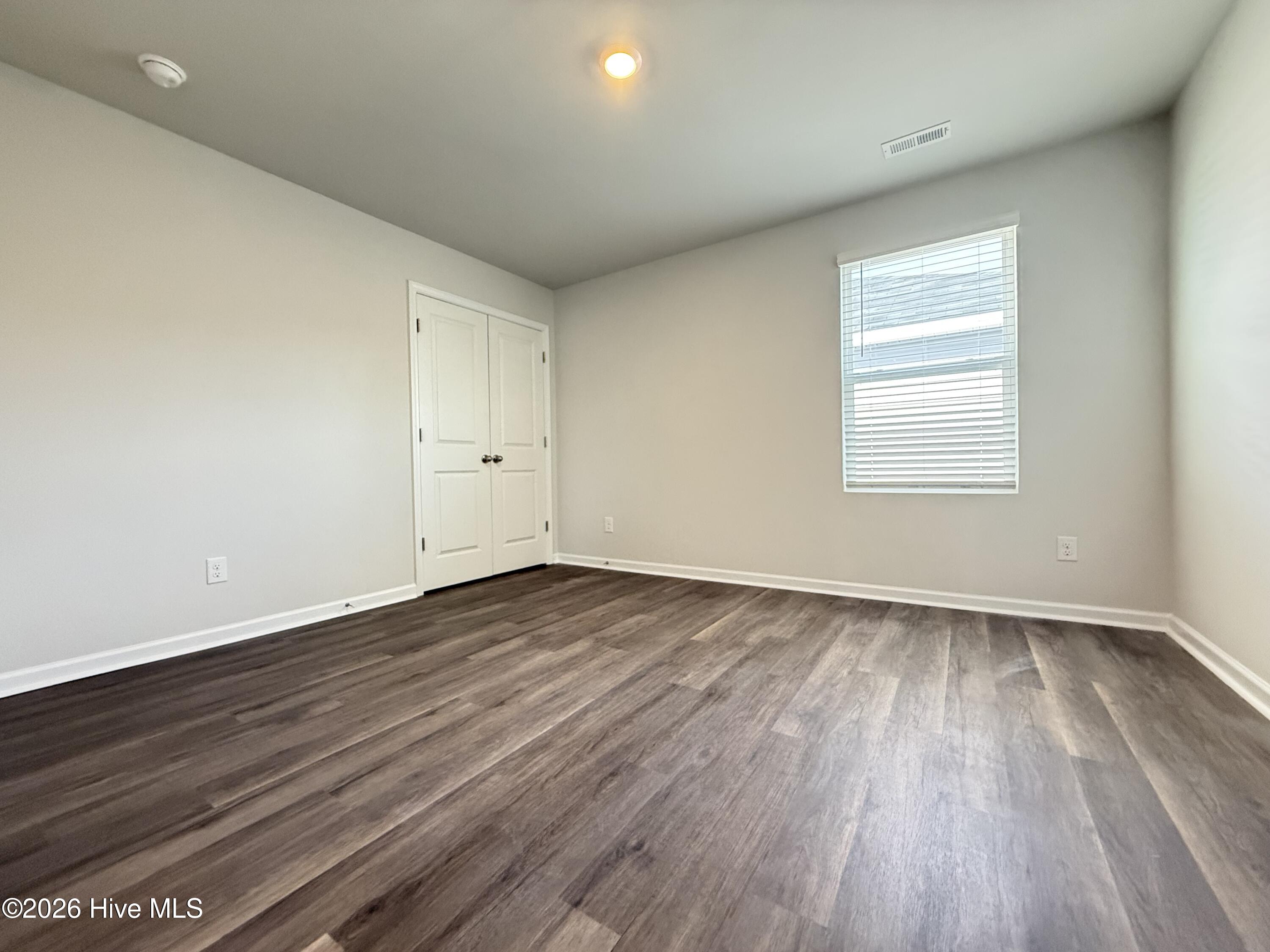 100526305 | Photo 24