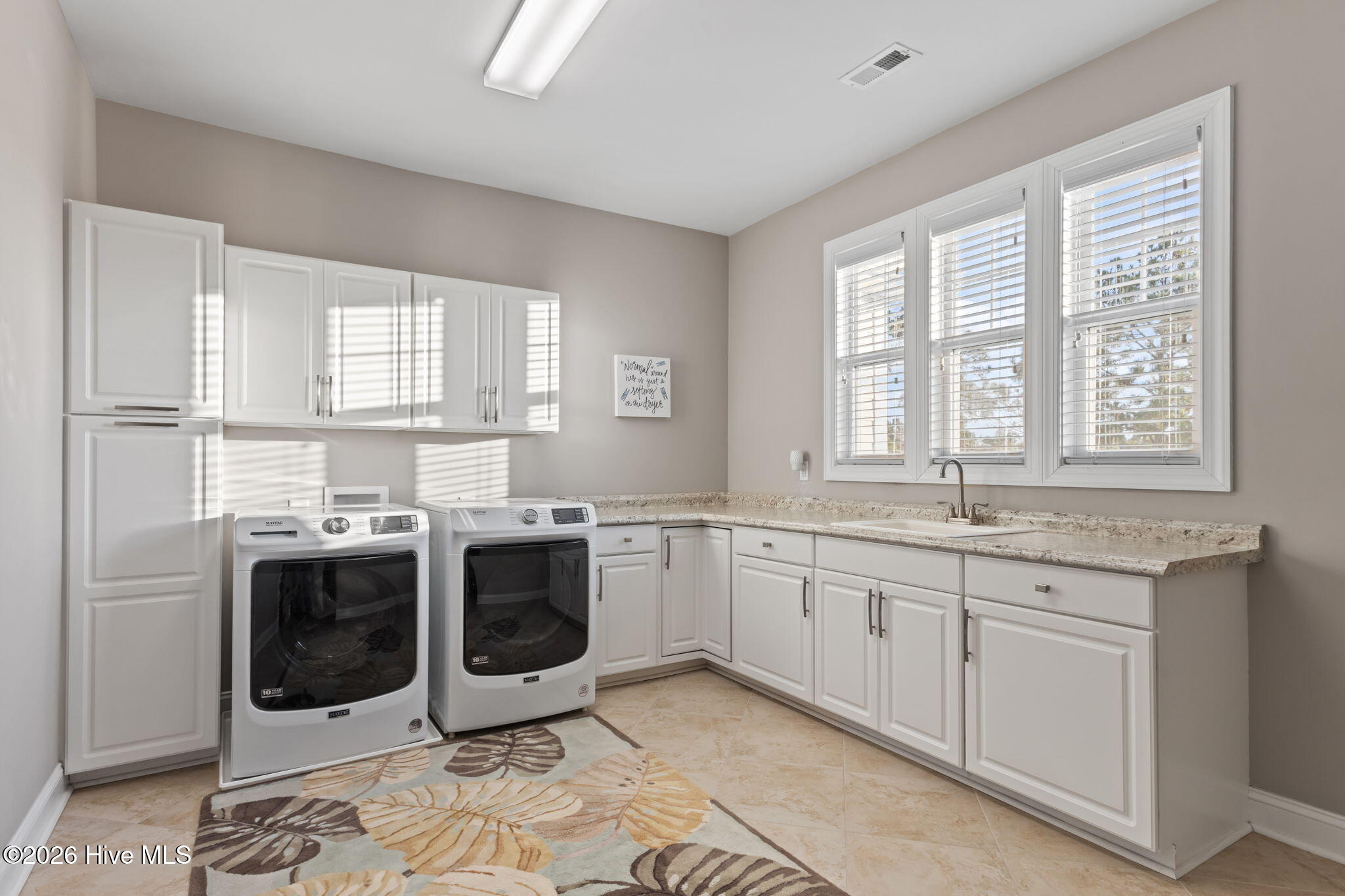 100560344 | Photo 69