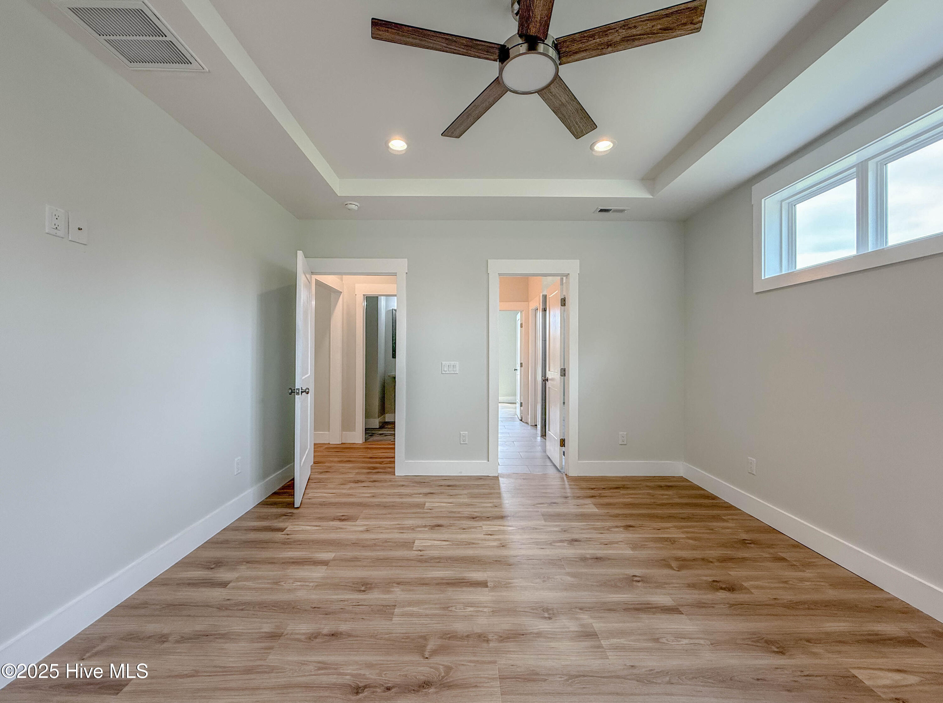 100529852 | Photo 26