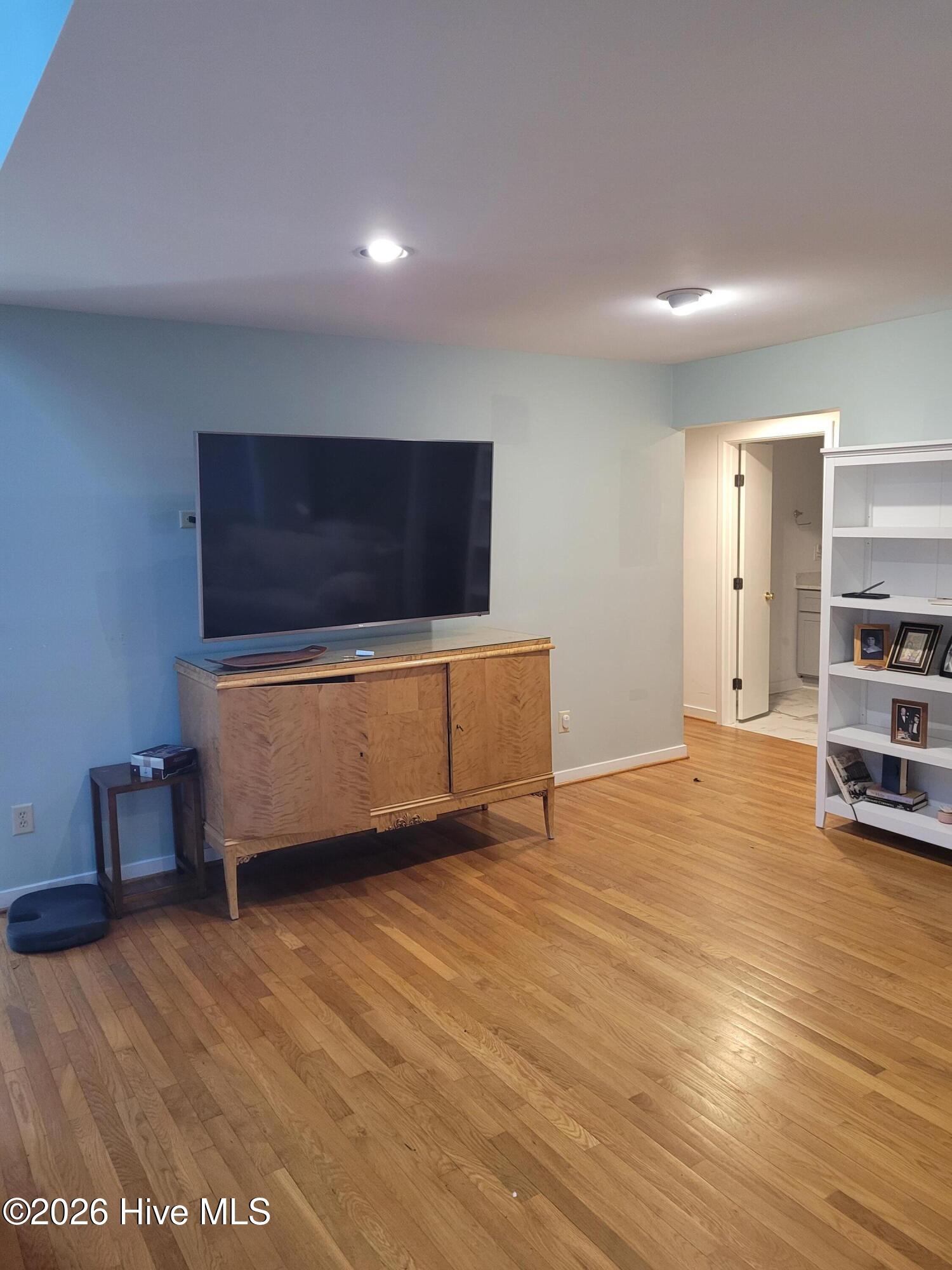 100549225 | Photo 11