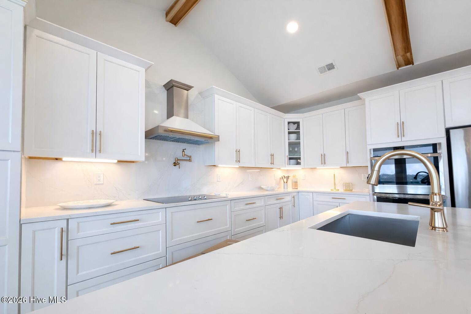 100542941 | Photo 13