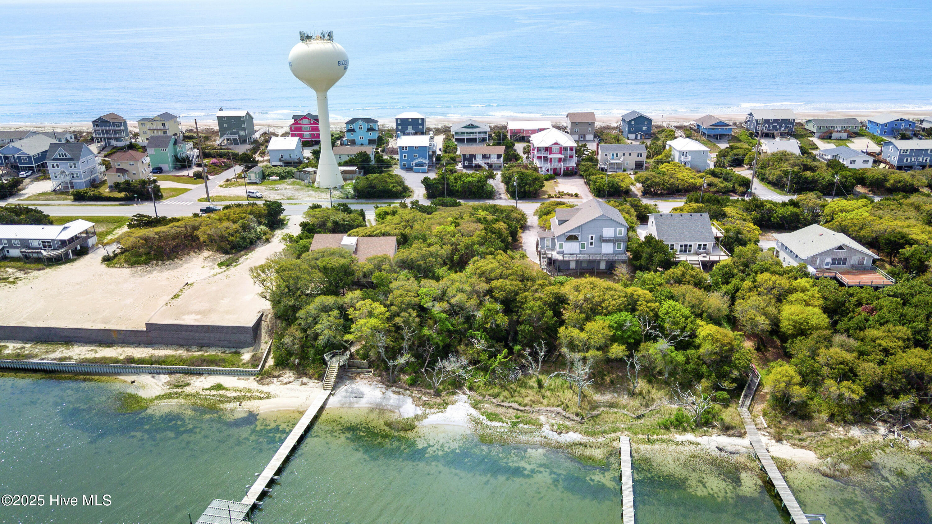 100533525 | Photo 11