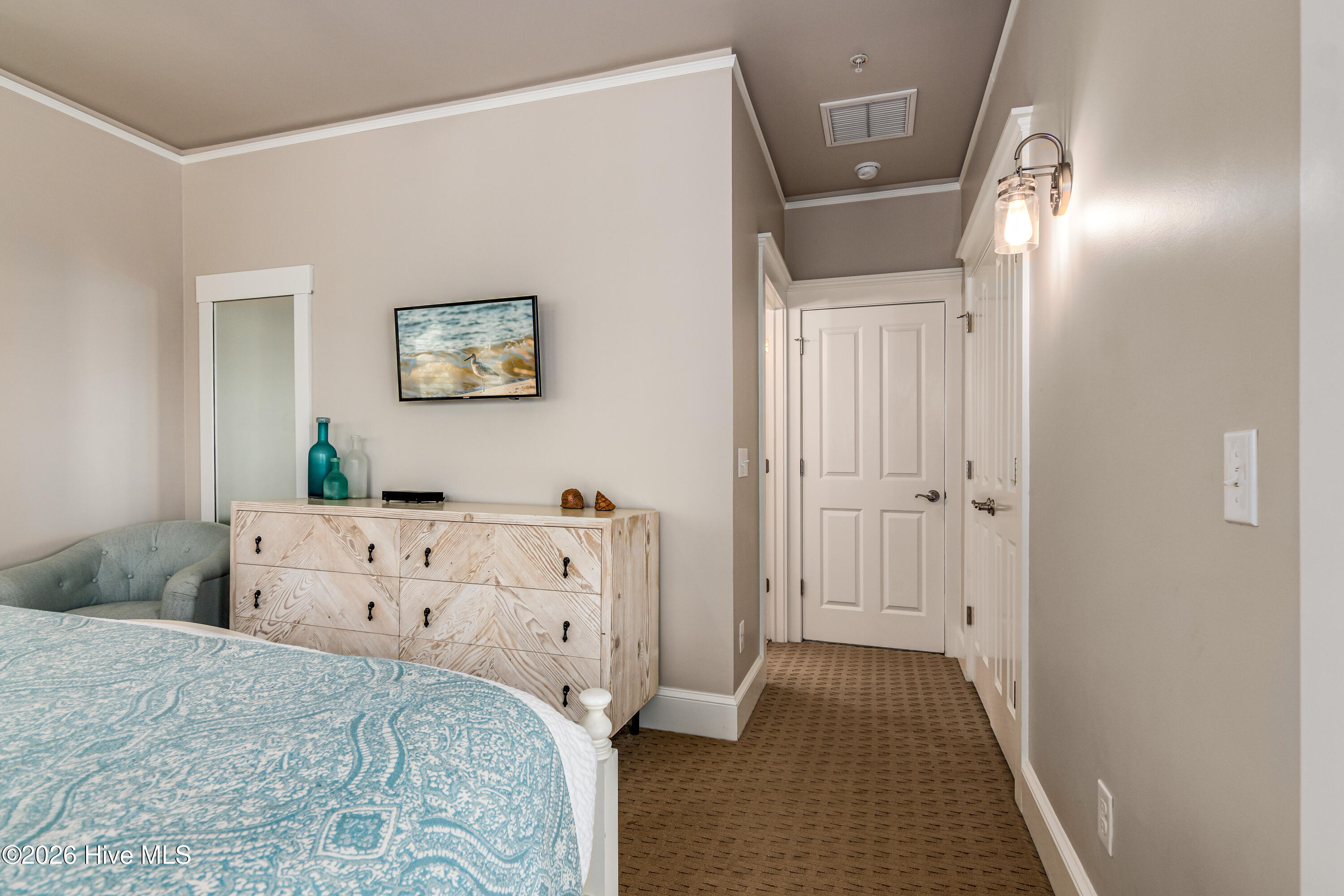 100565822 | Photo 39