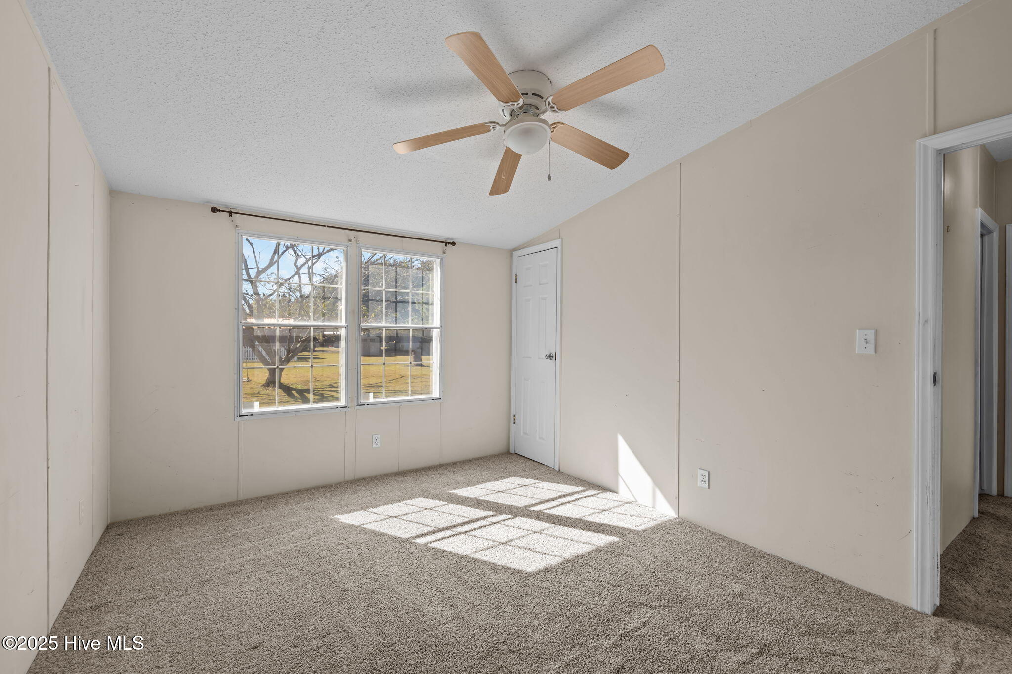 100540304 | Photo 22