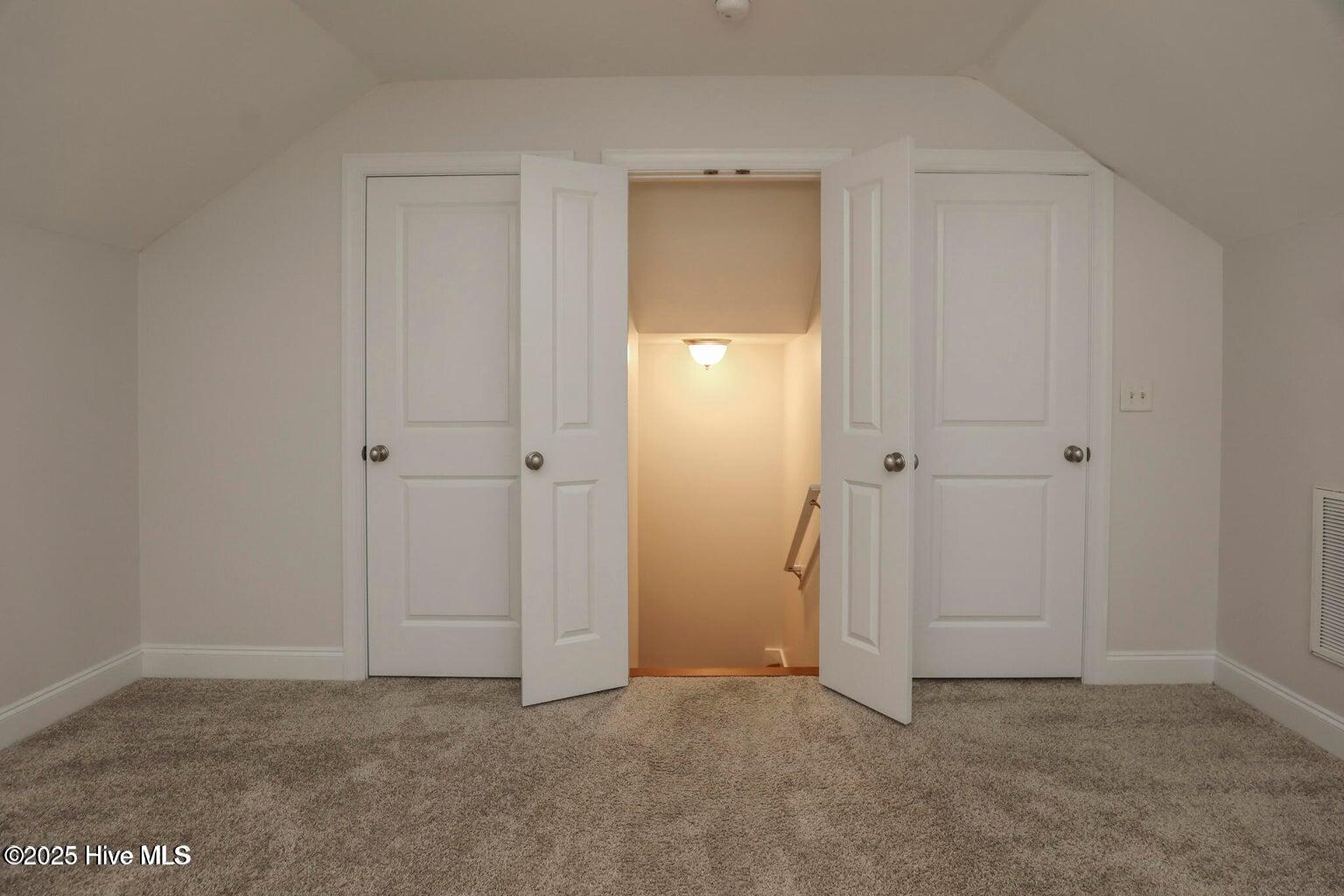 100534636 | Photo 10