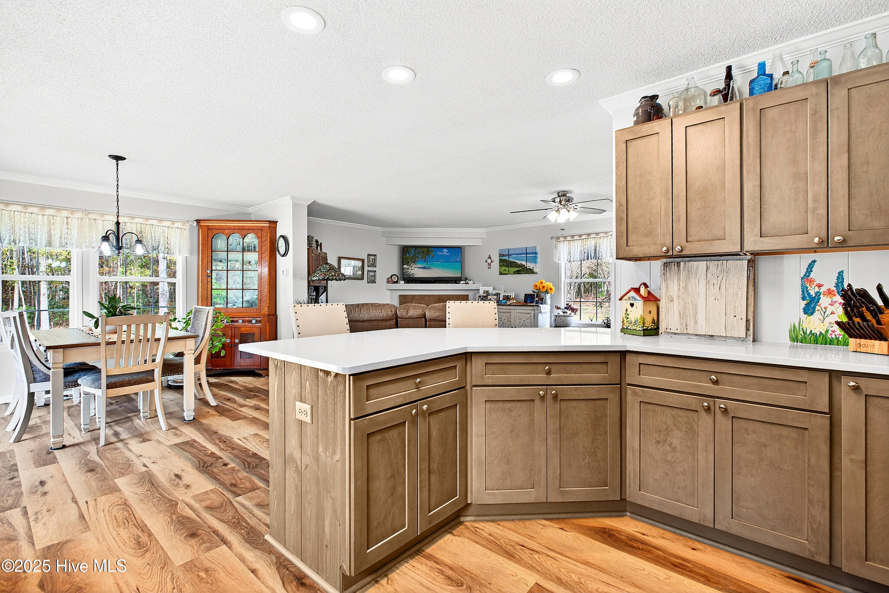 100543152 | Photo 14