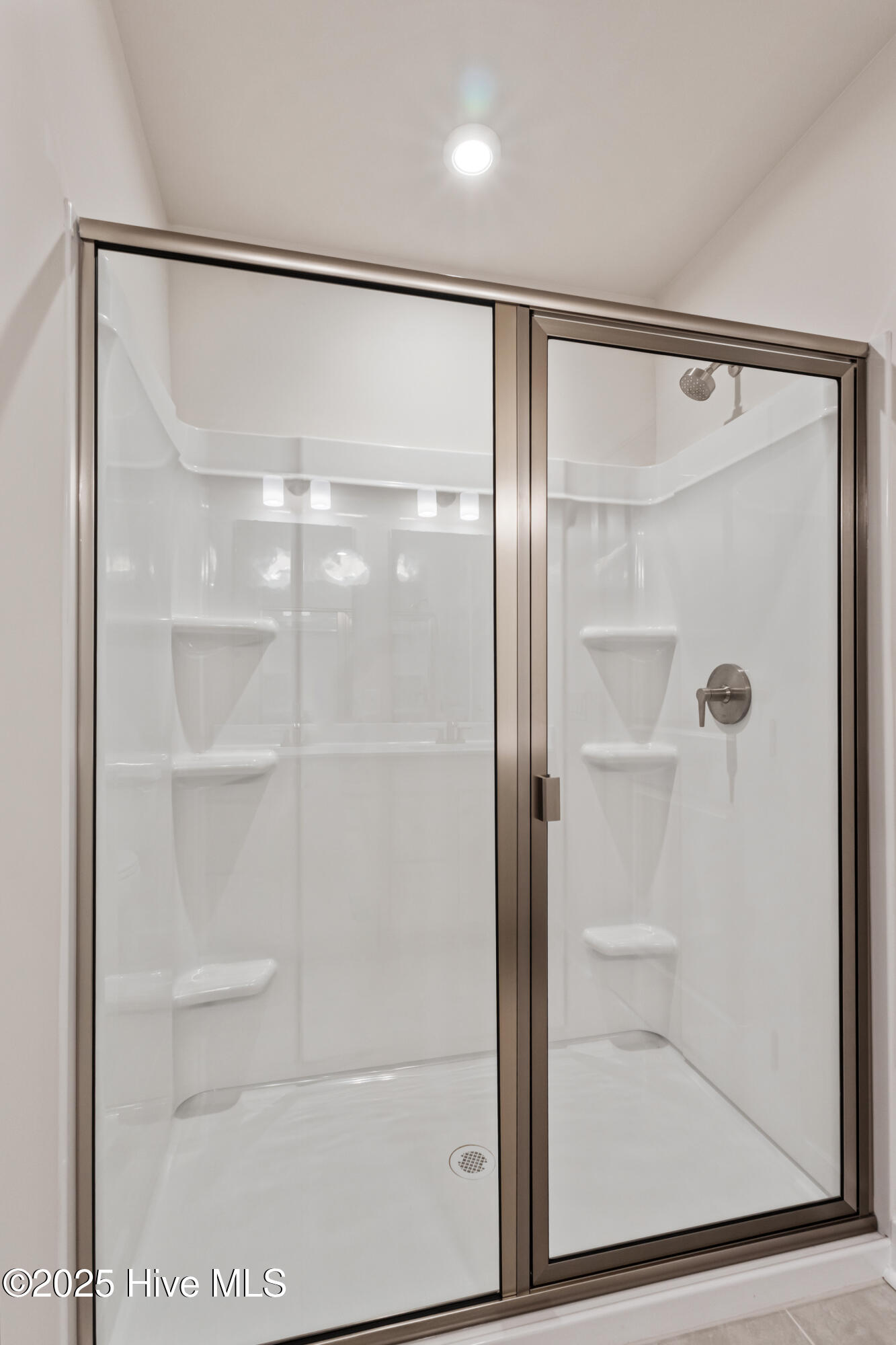 100537228 | Photo 23