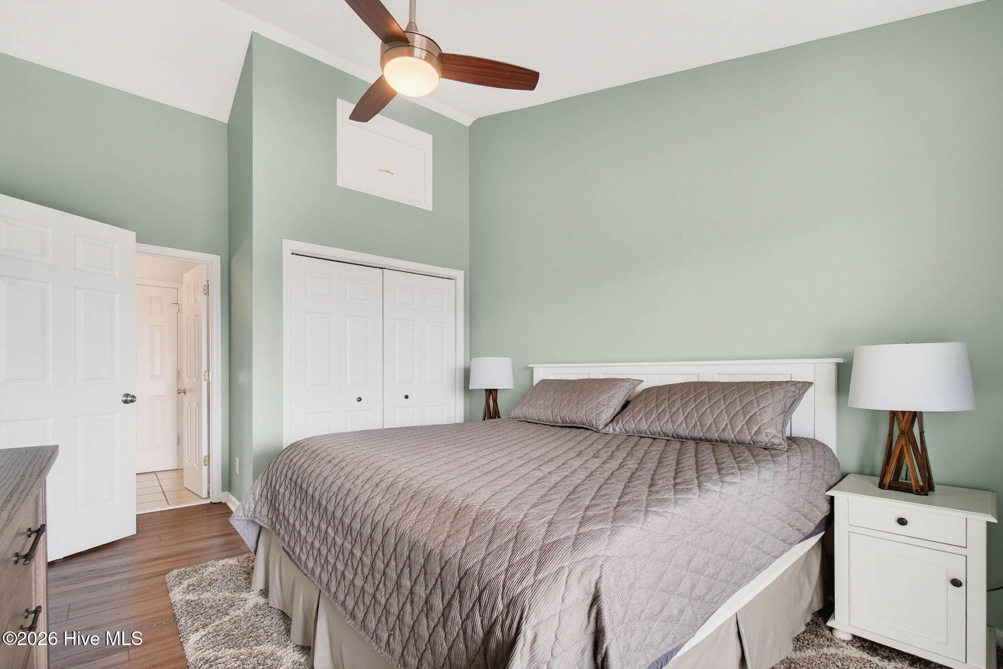 100564791 | Photo 12