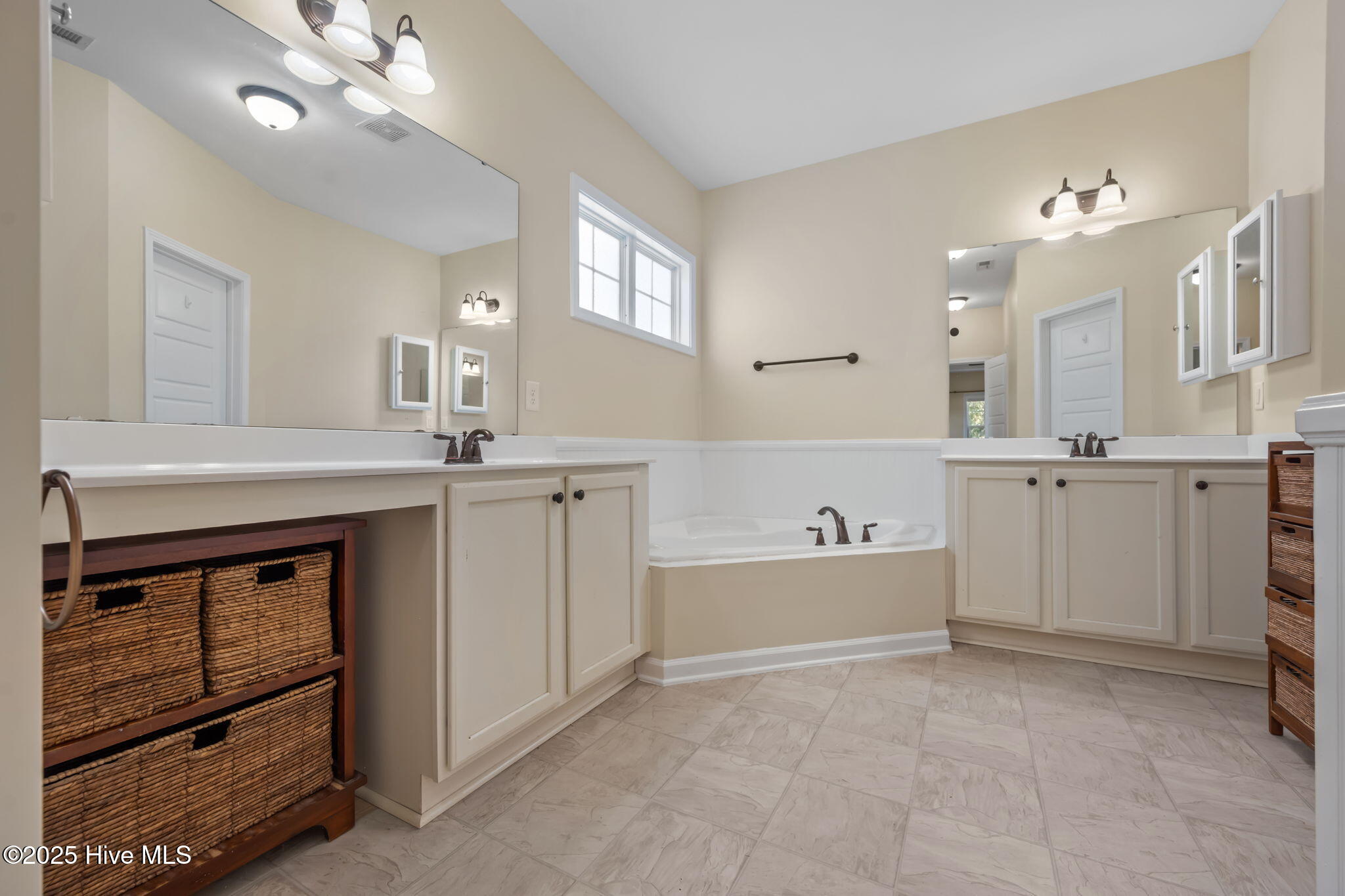 100538914 | Photo 15