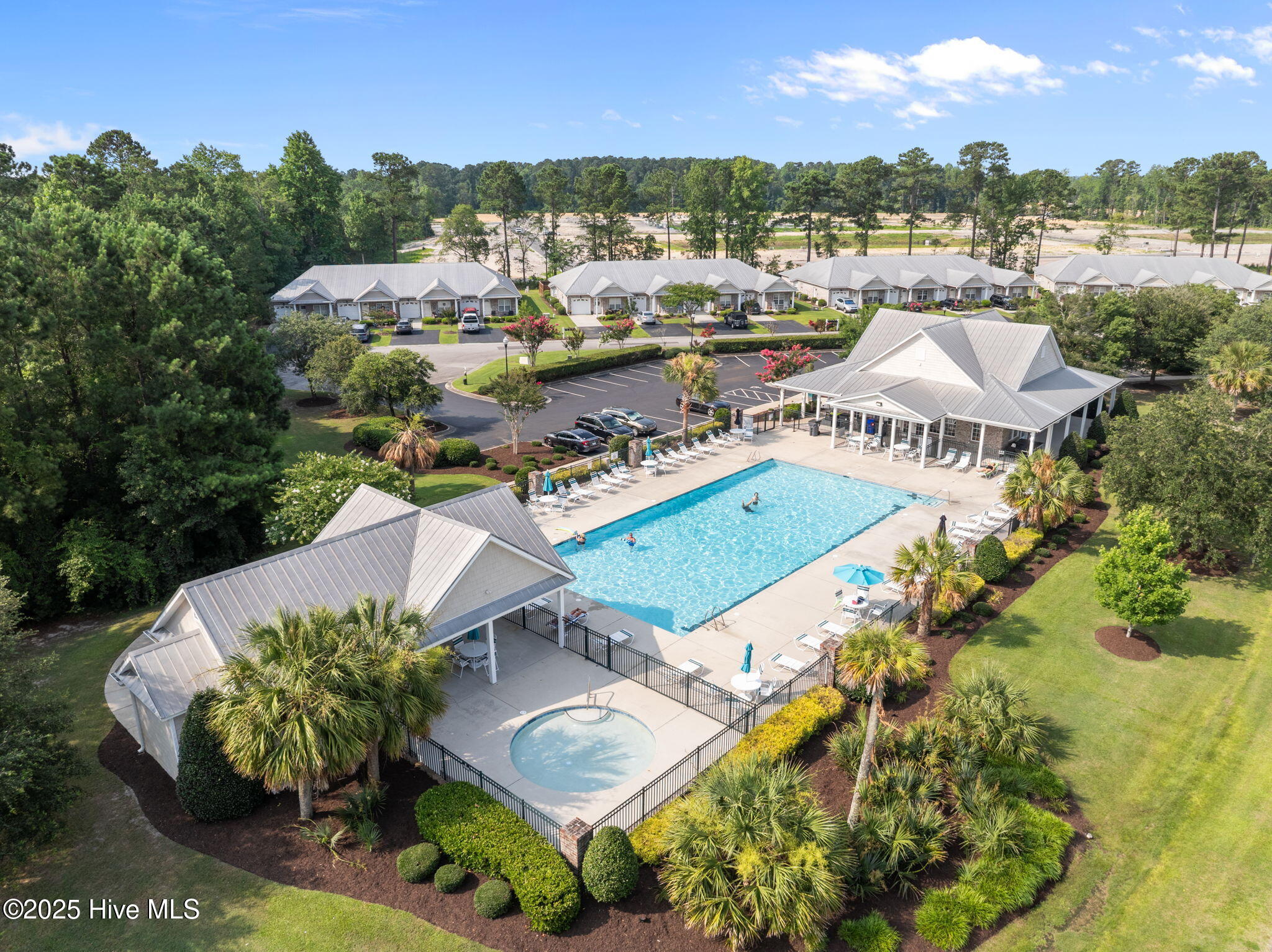 100547166 | Photo 40