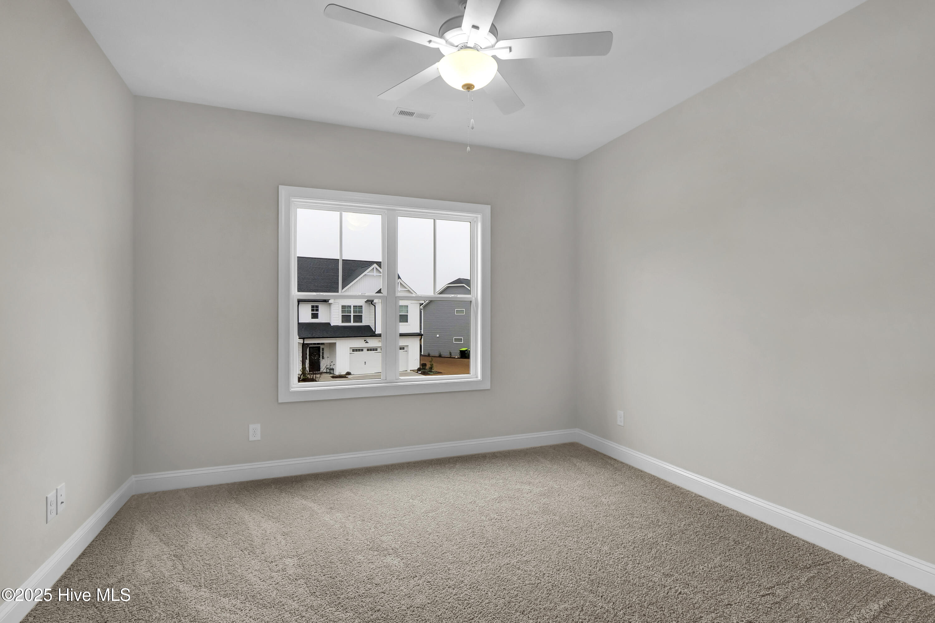 100477077 | Photo 23