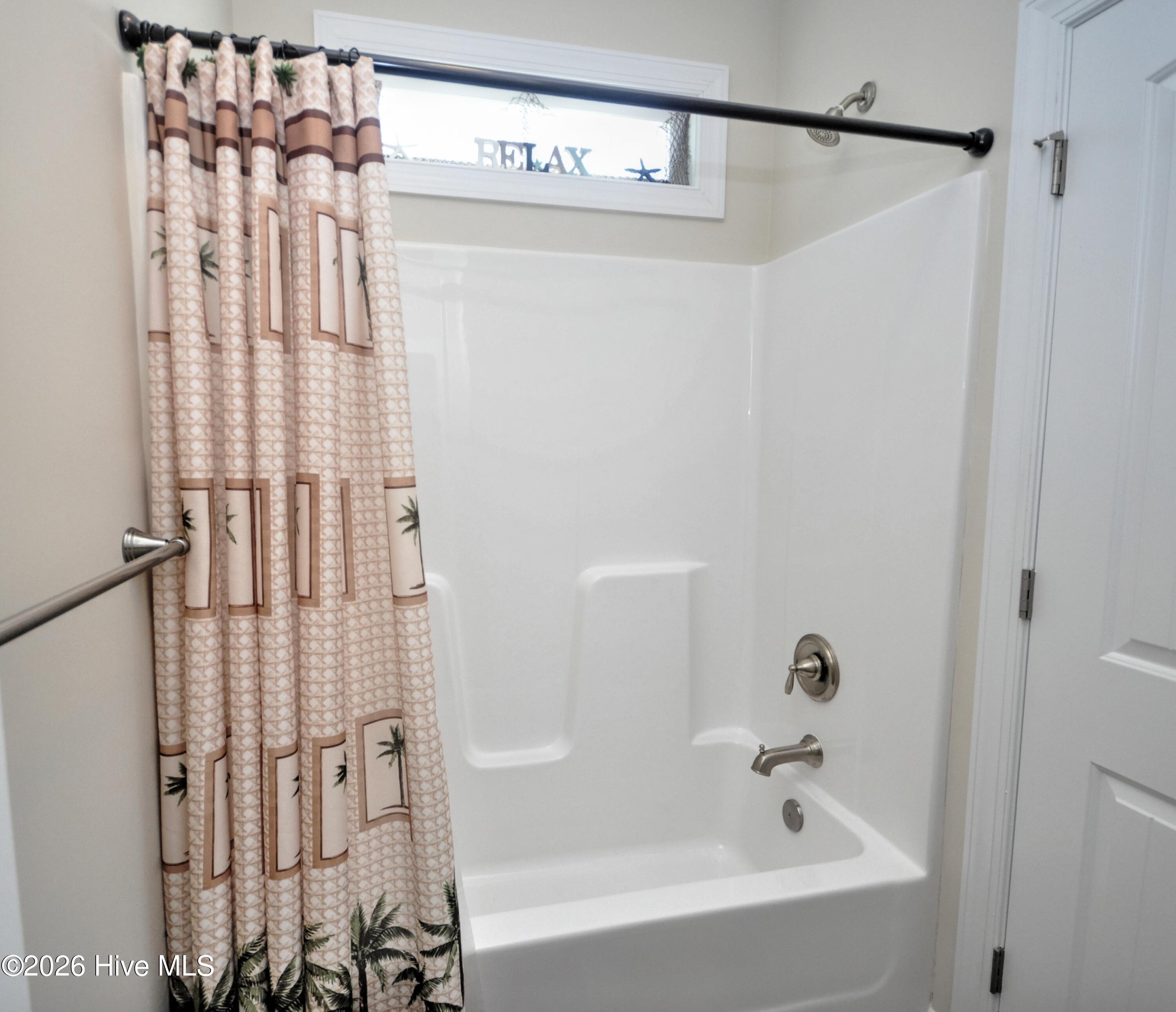 100558783 | Photo 33