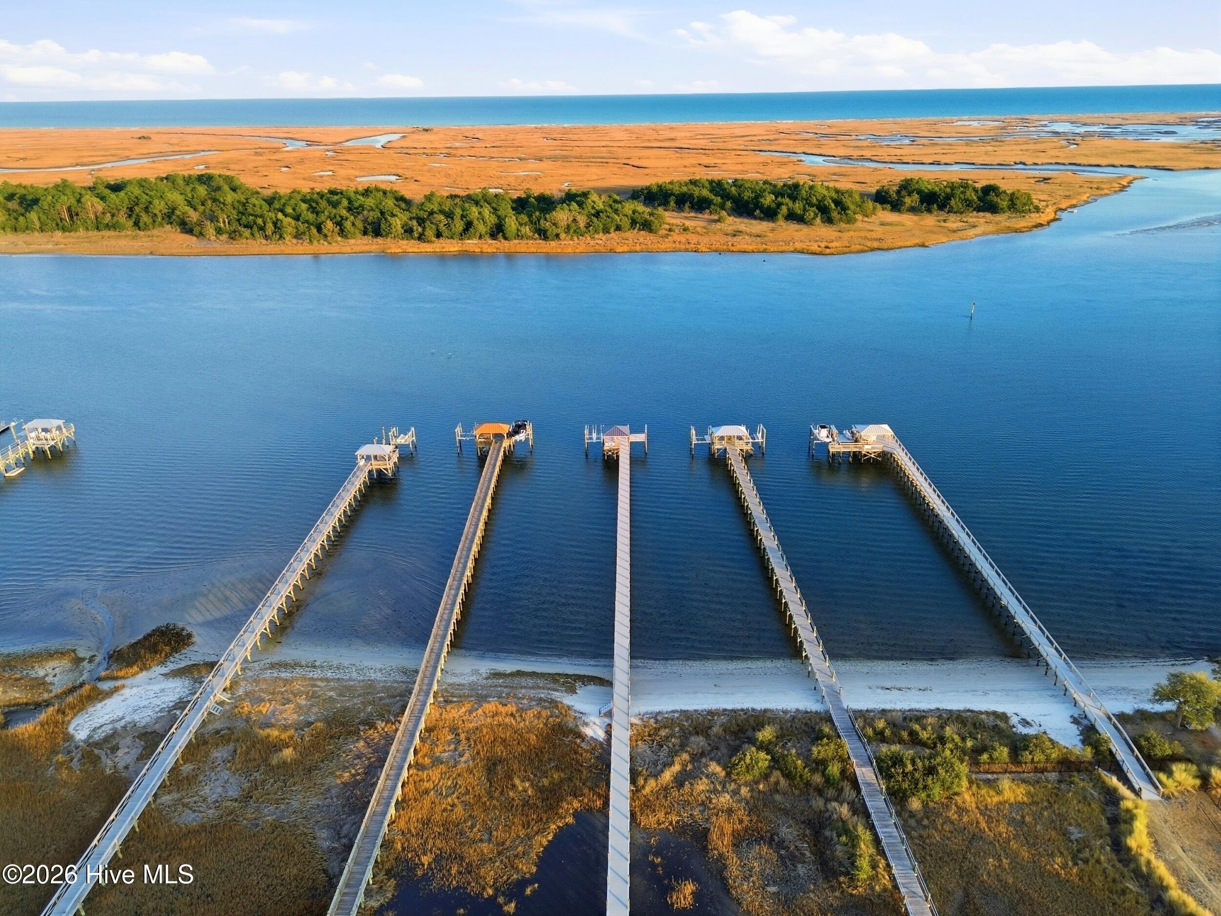 100567048 | Photo 53