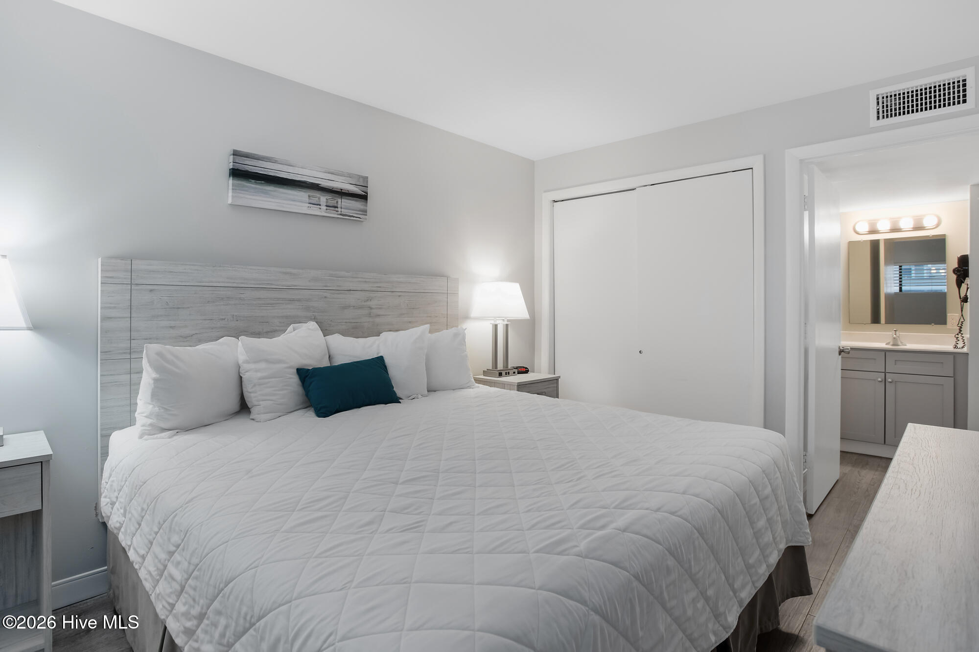 100557495 | Photo 13