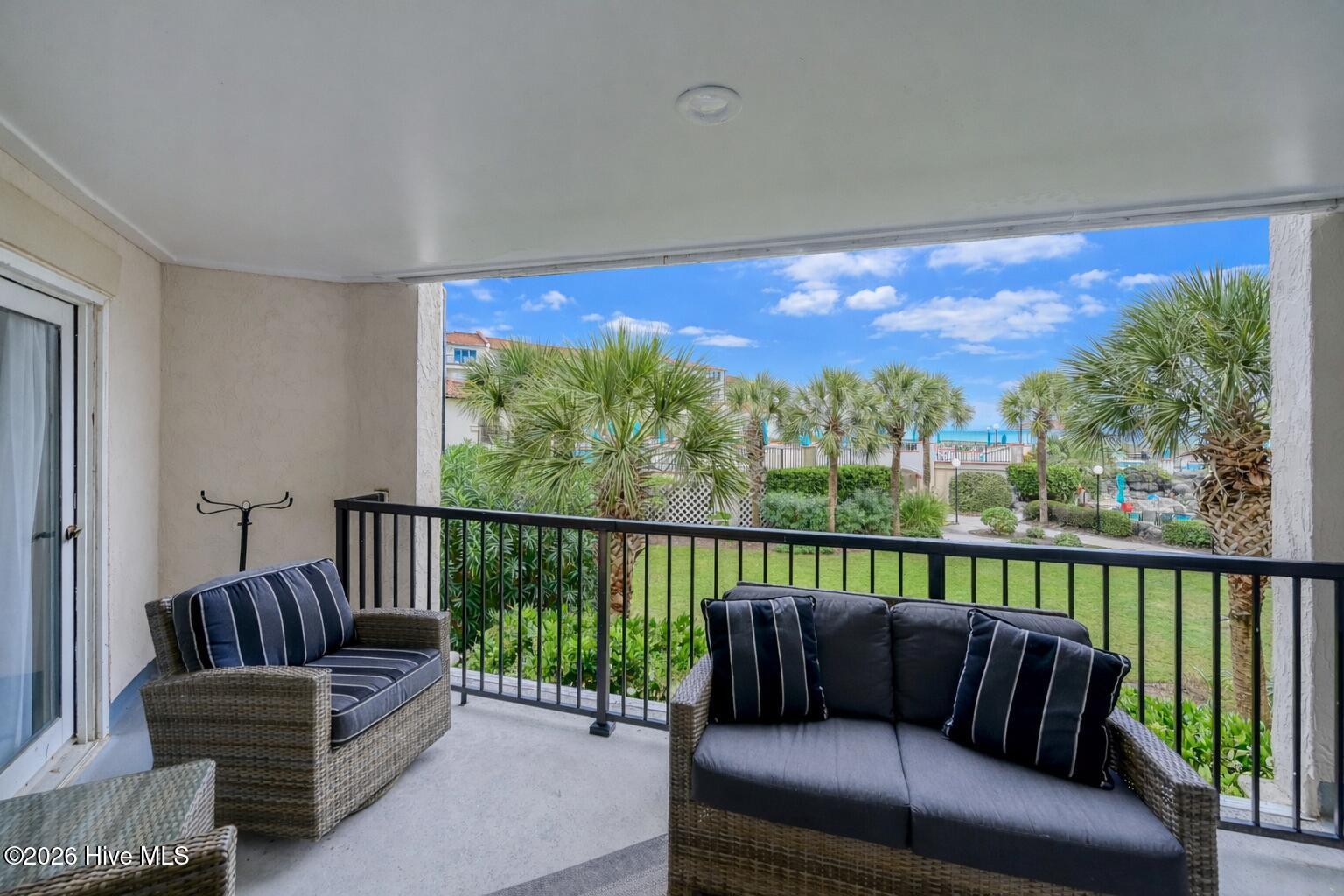 100536578 | Photo 19