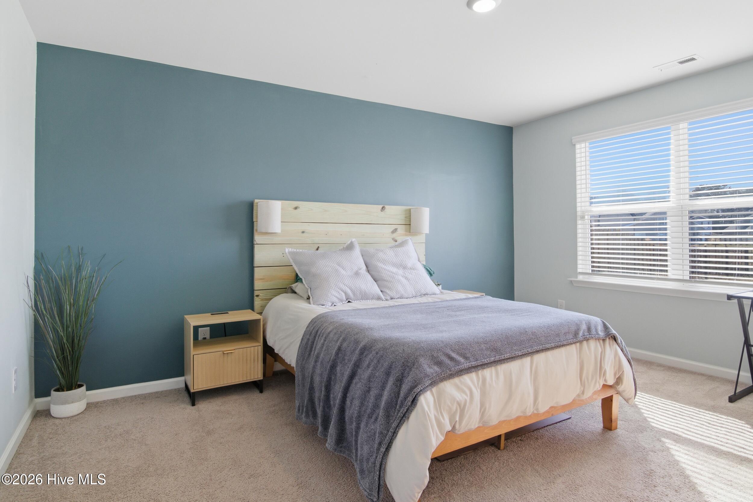 100552197 | Photo 14