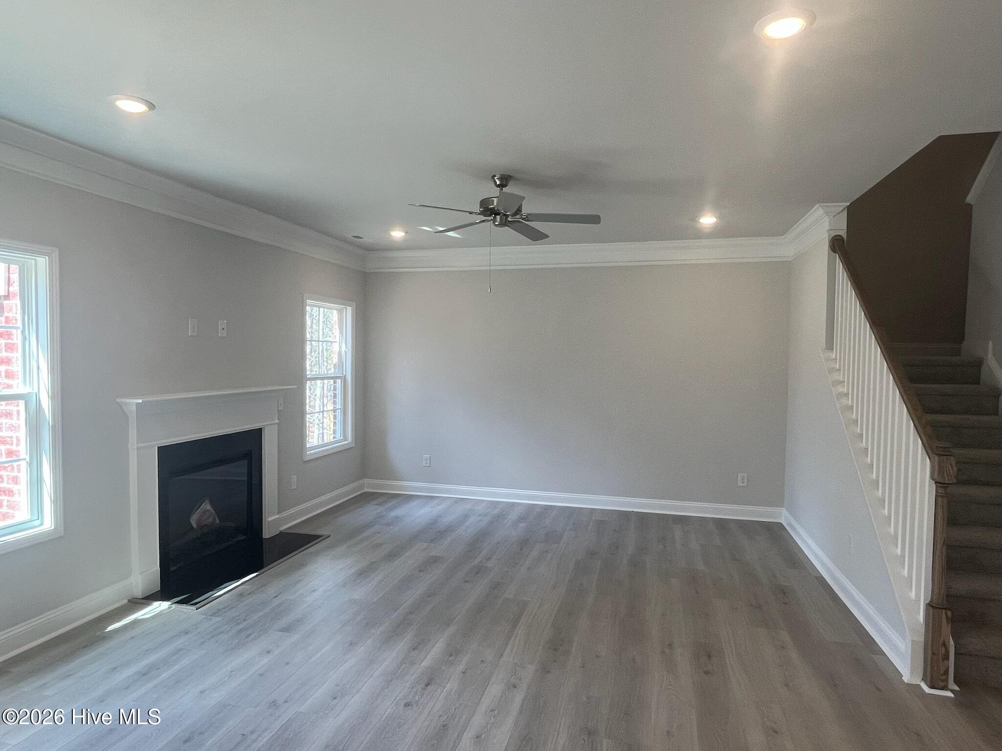 100558864 | Photo 16