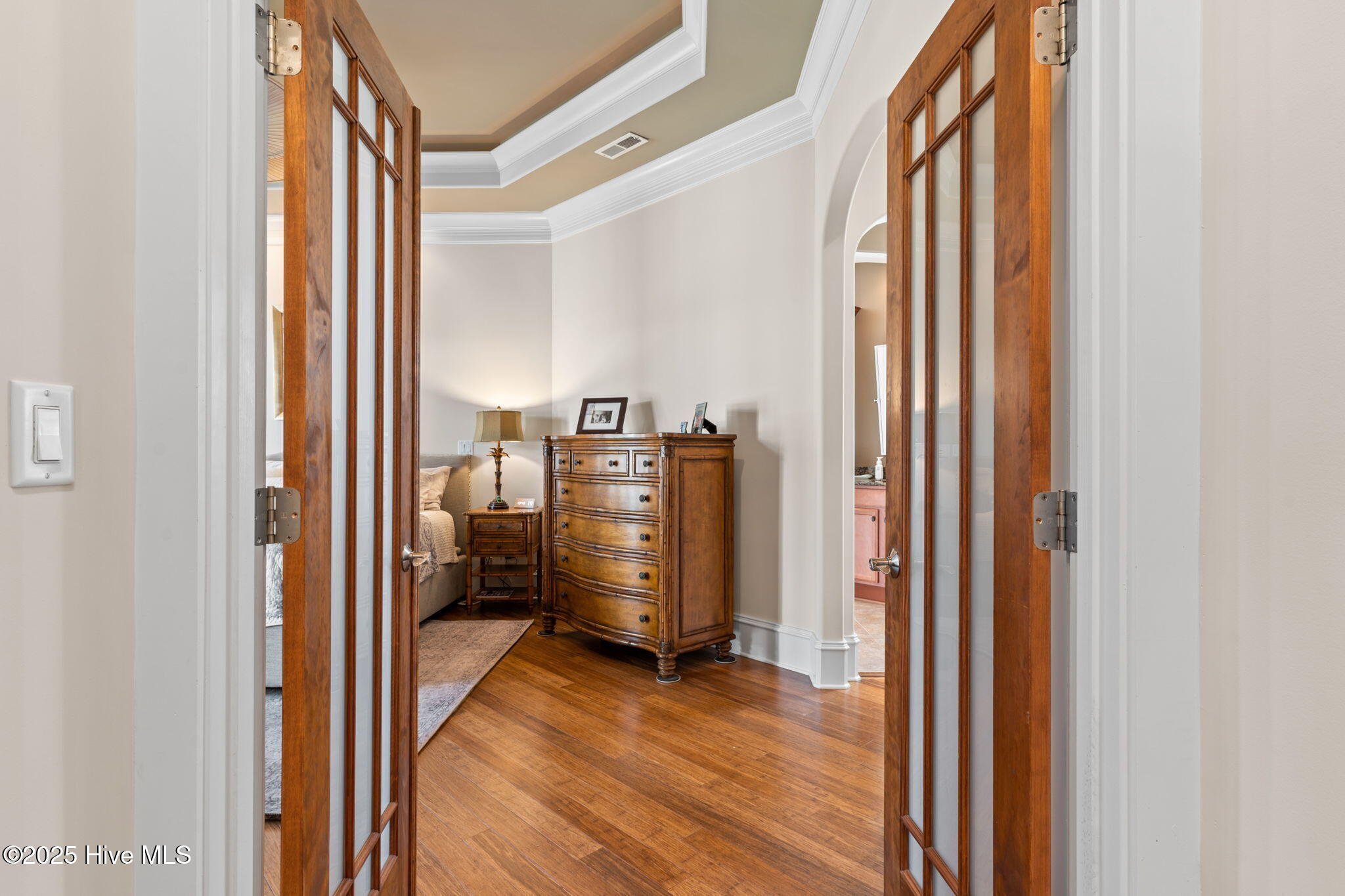 100540302 | Photo 33