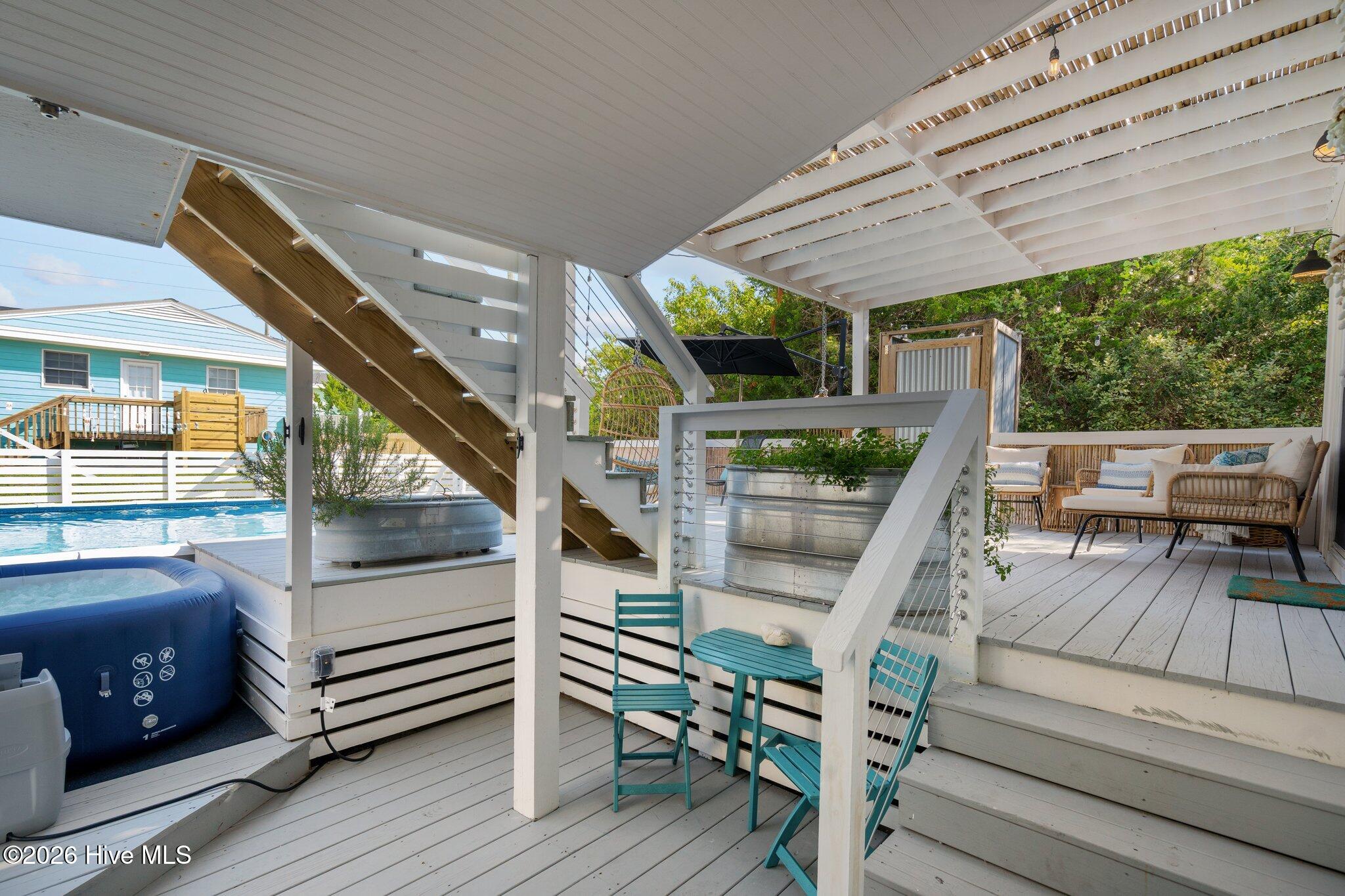 100560357 | Photo 66