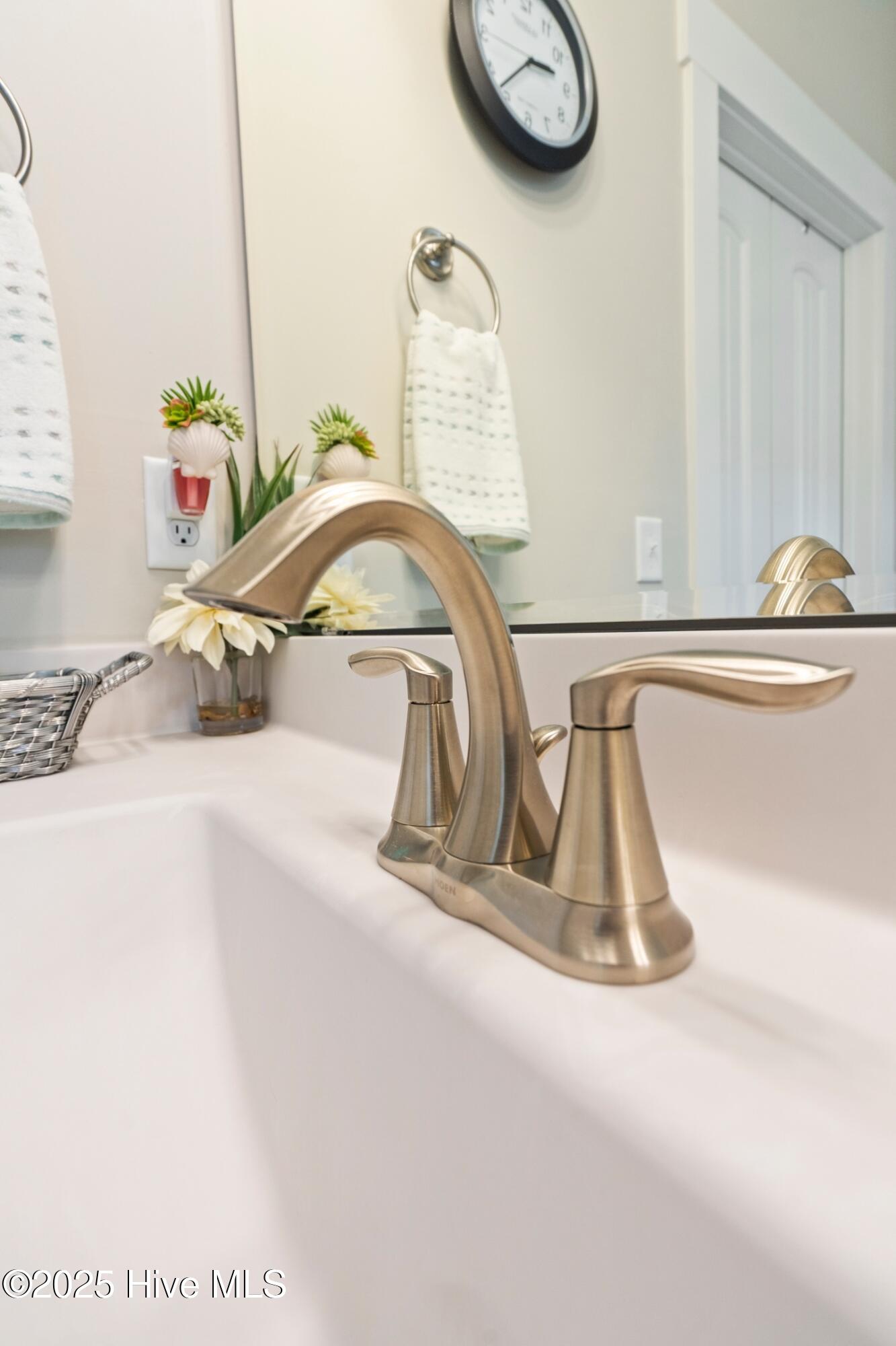 100538815 | Photo 21