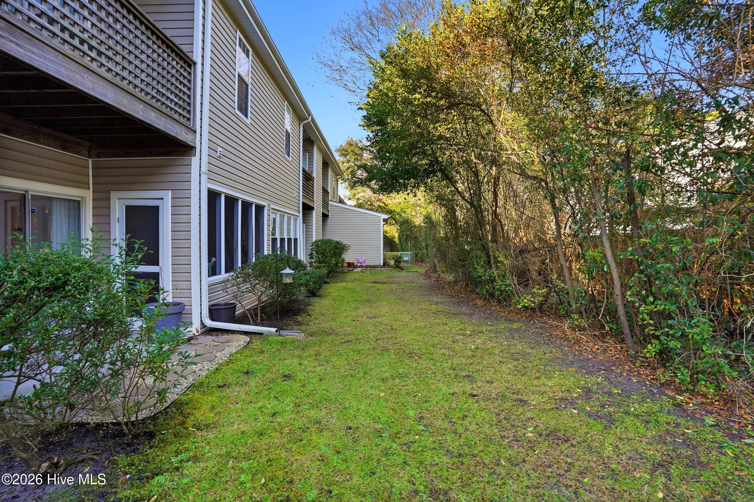 100553532 | Photo 24