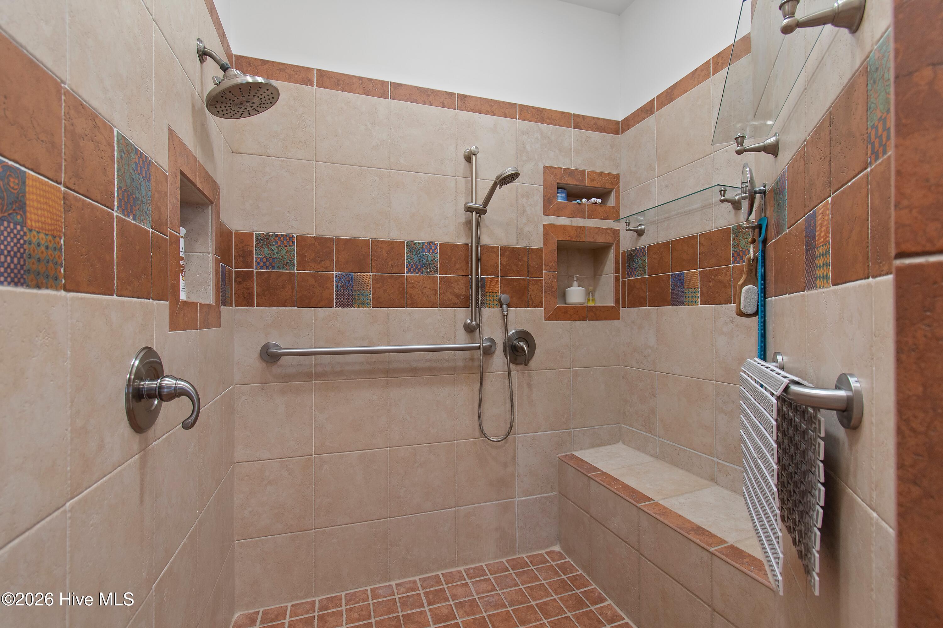 100556962 | Photo 39