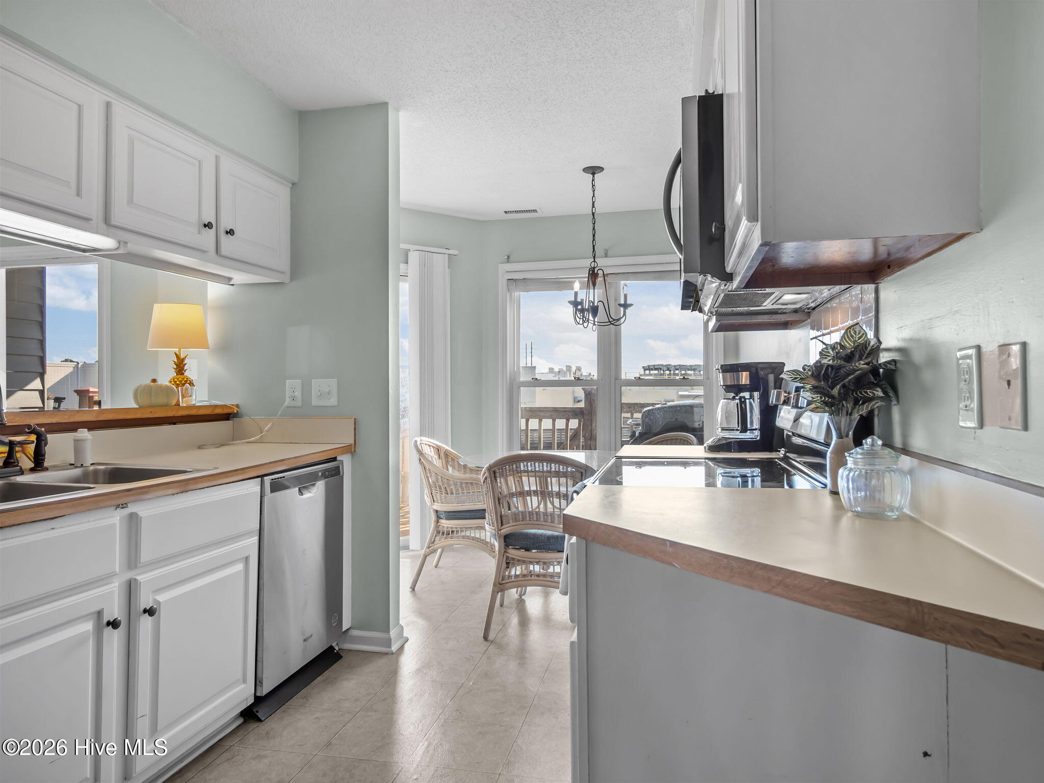 100554527 | Photo 15