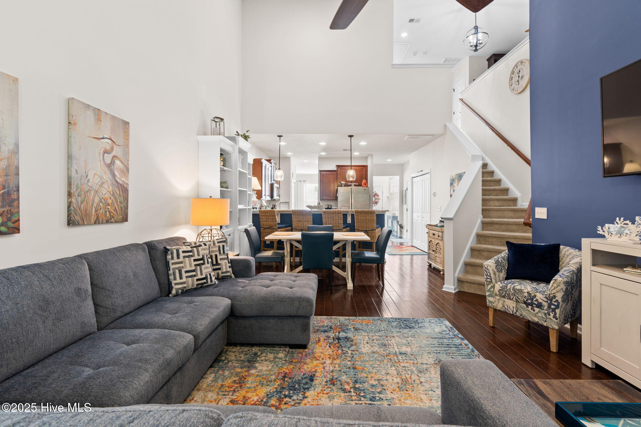 100543770 | Photo 18