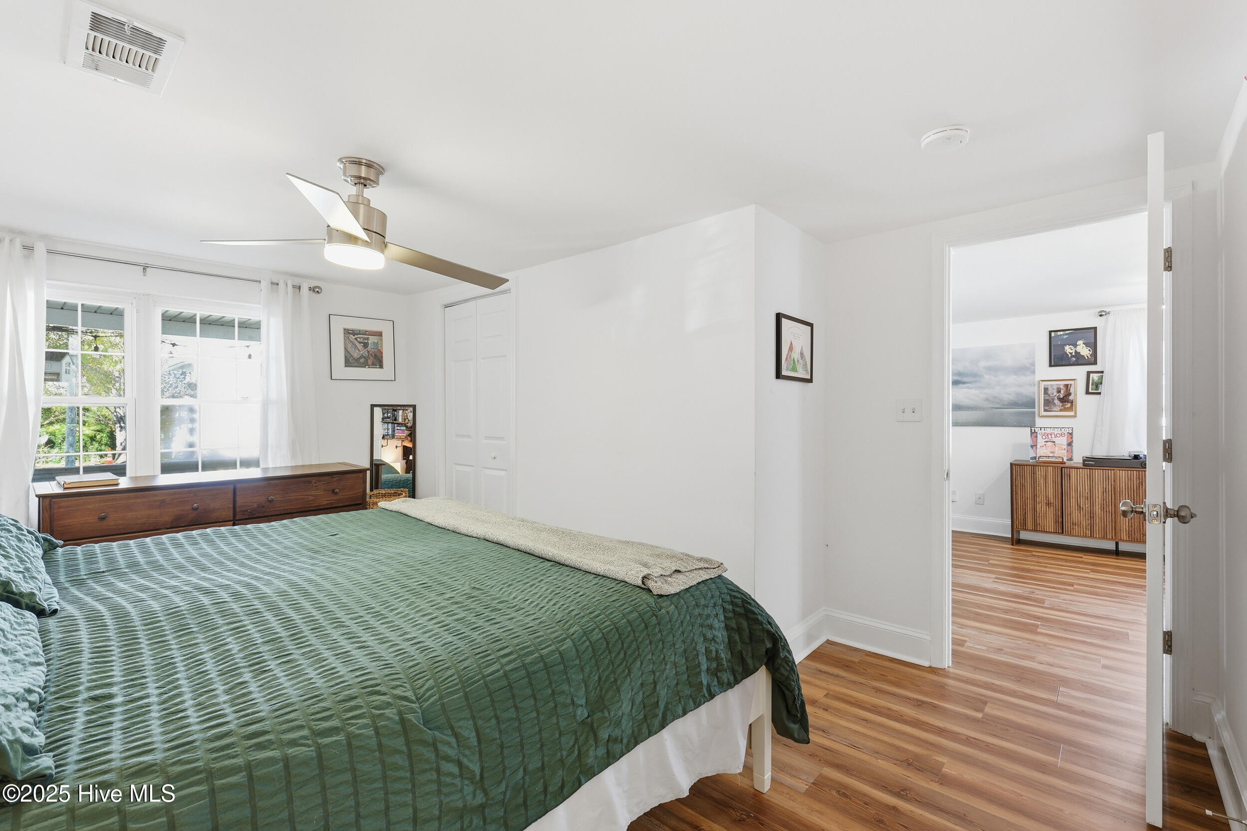 100544861 | Photo 22