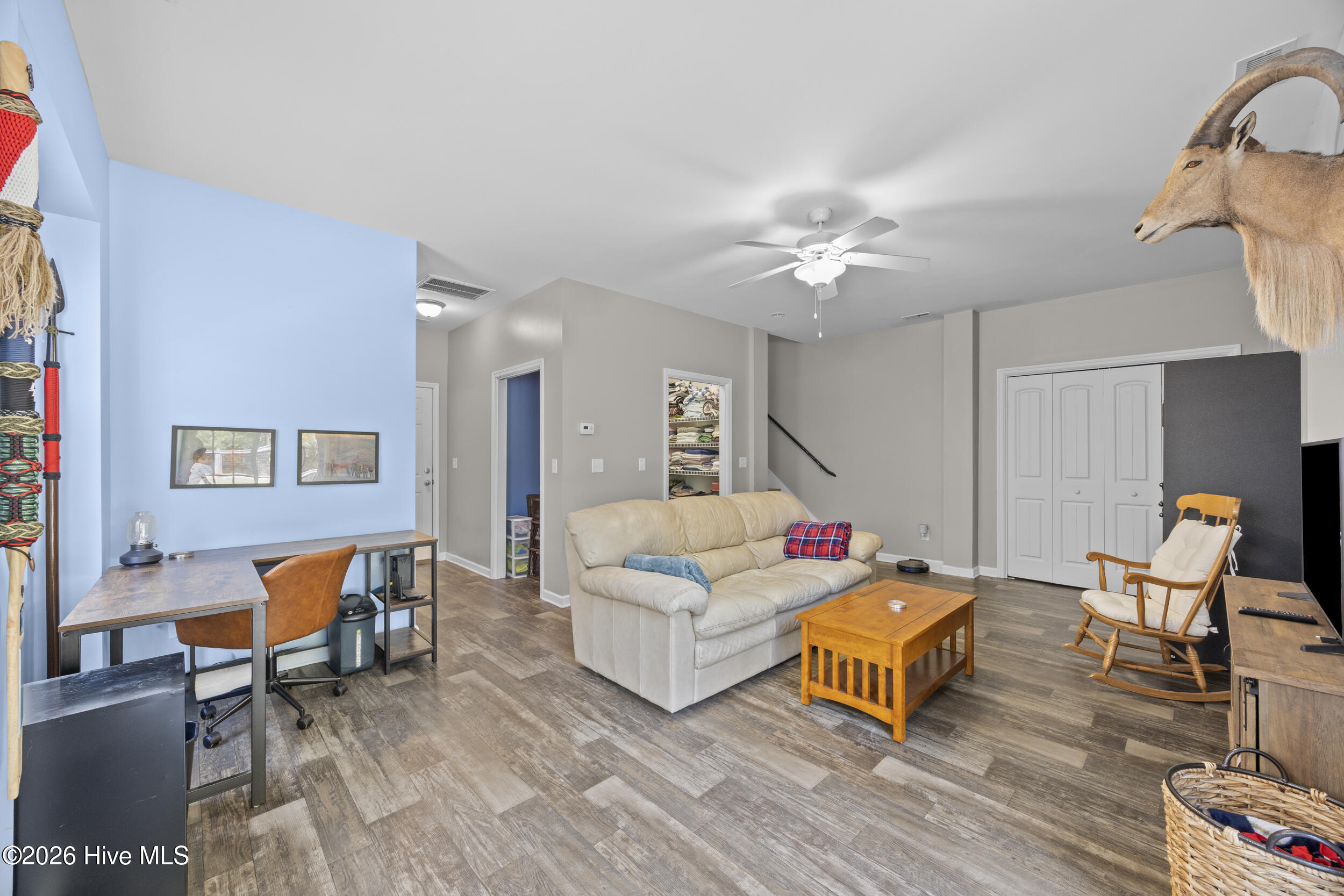 100569653 | Photo 23