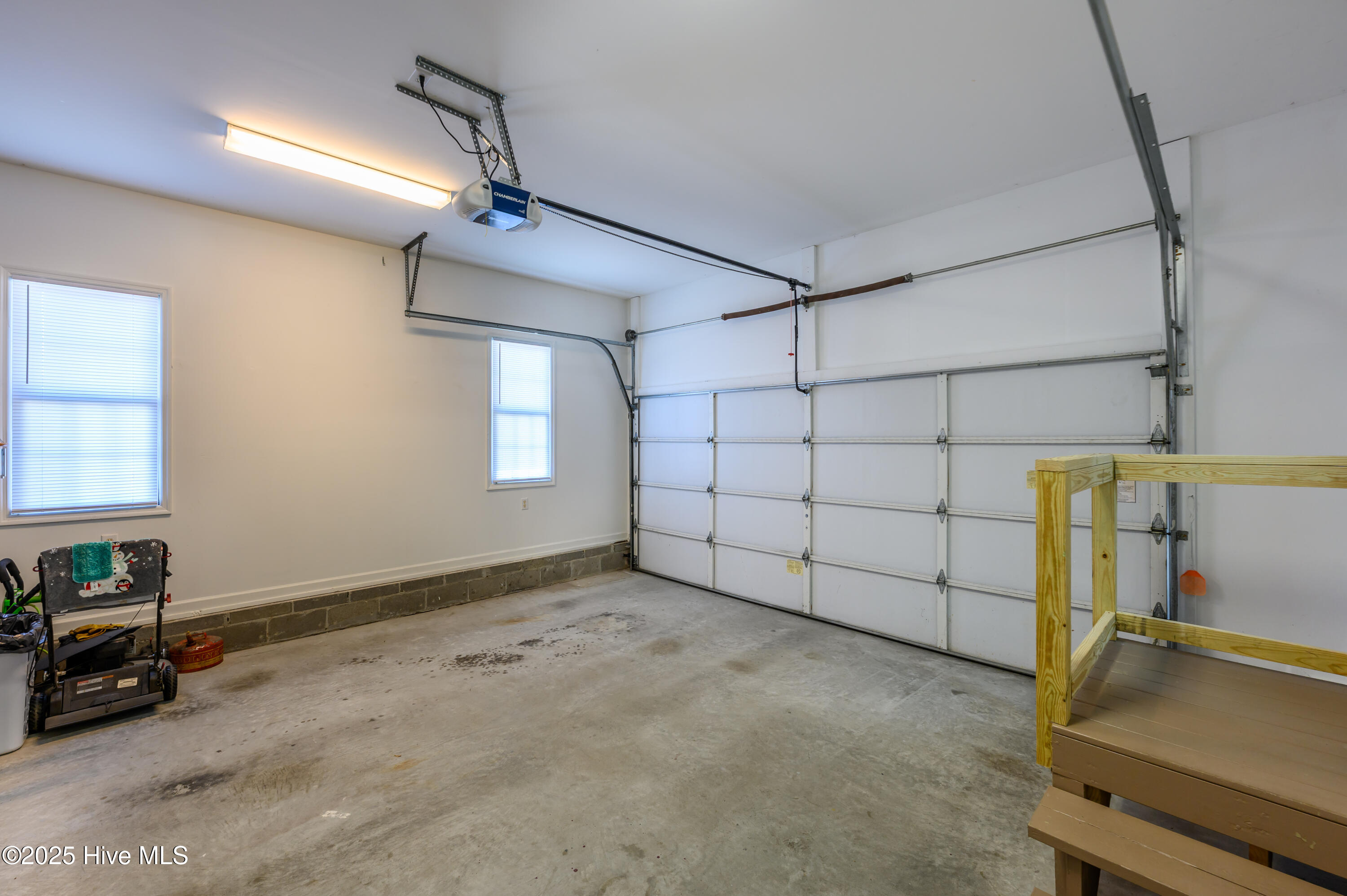 100541509 | Photo 37