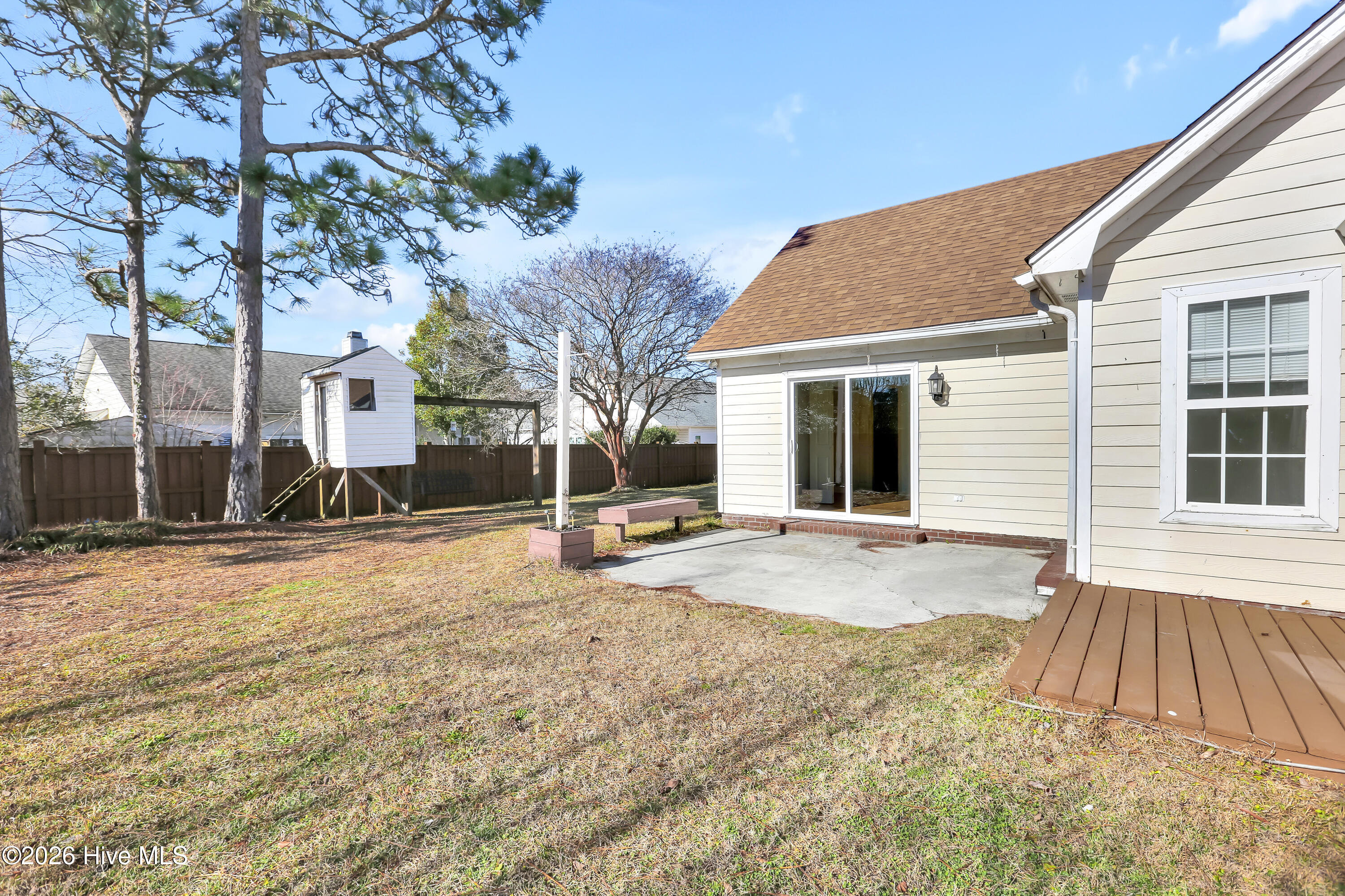 100550407 | Photo 28