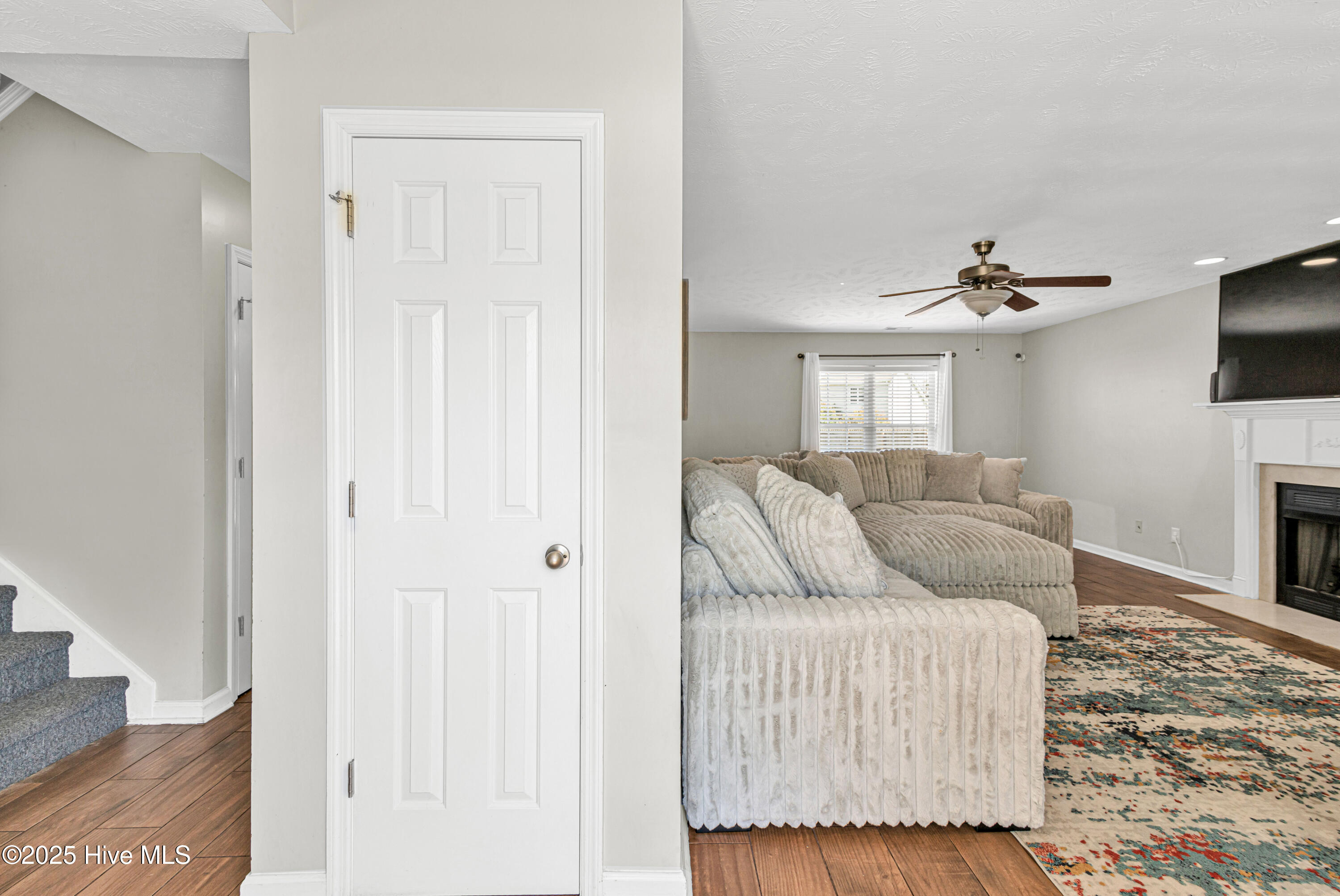 302 Honey Court W, Jacksonville, NC 28540 – photo 5: DSC_4206