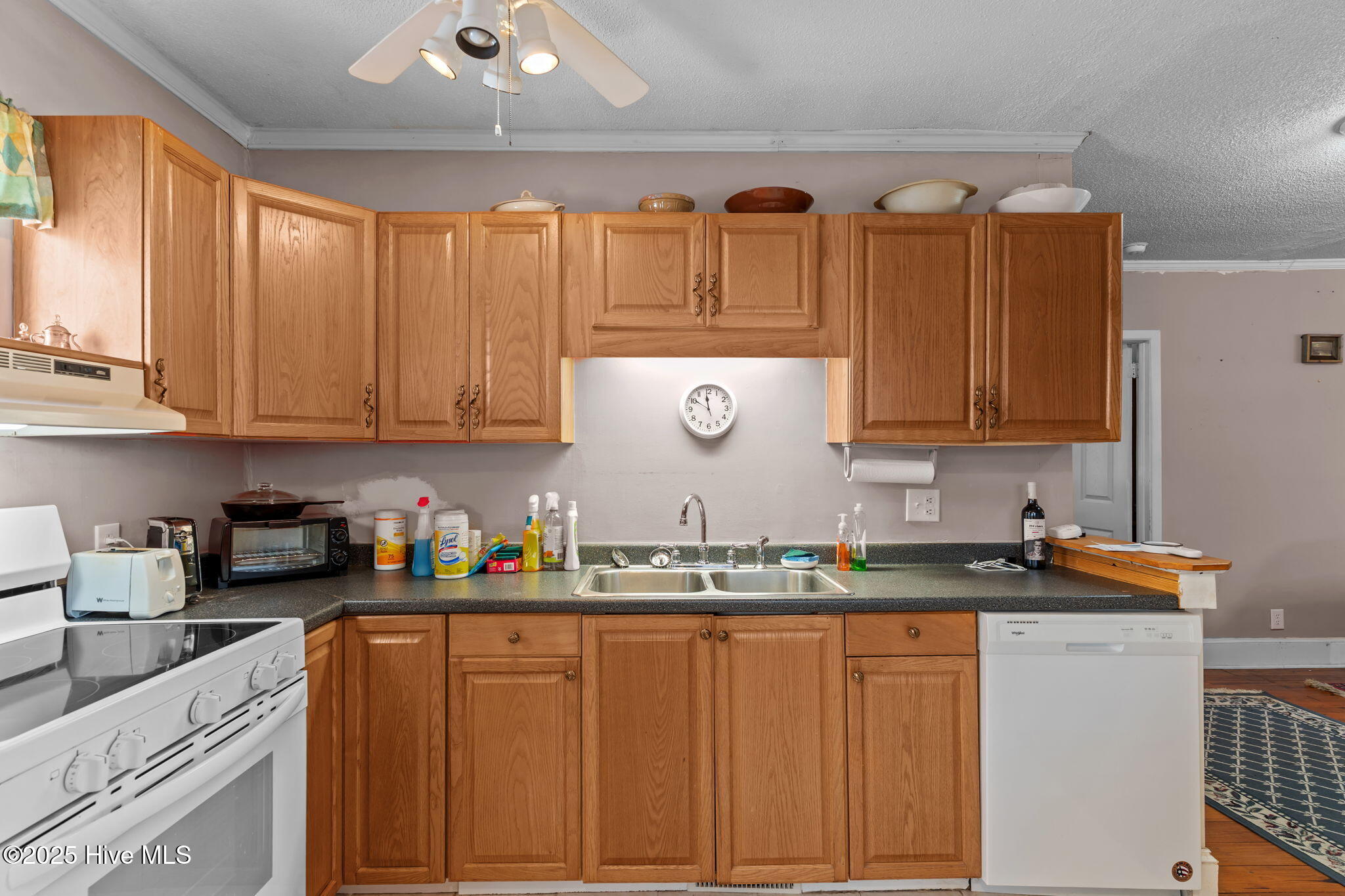 100536302 | Photo 22