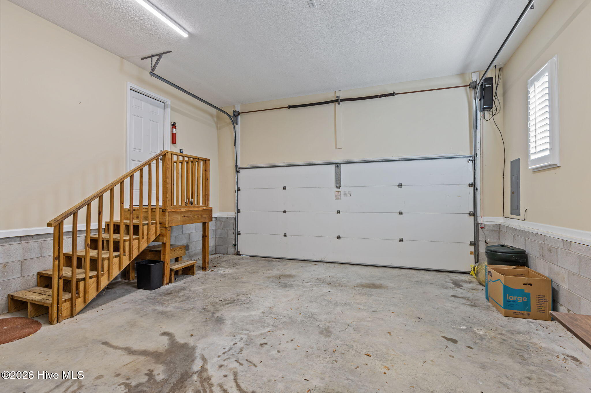 100564884 | Photo 40