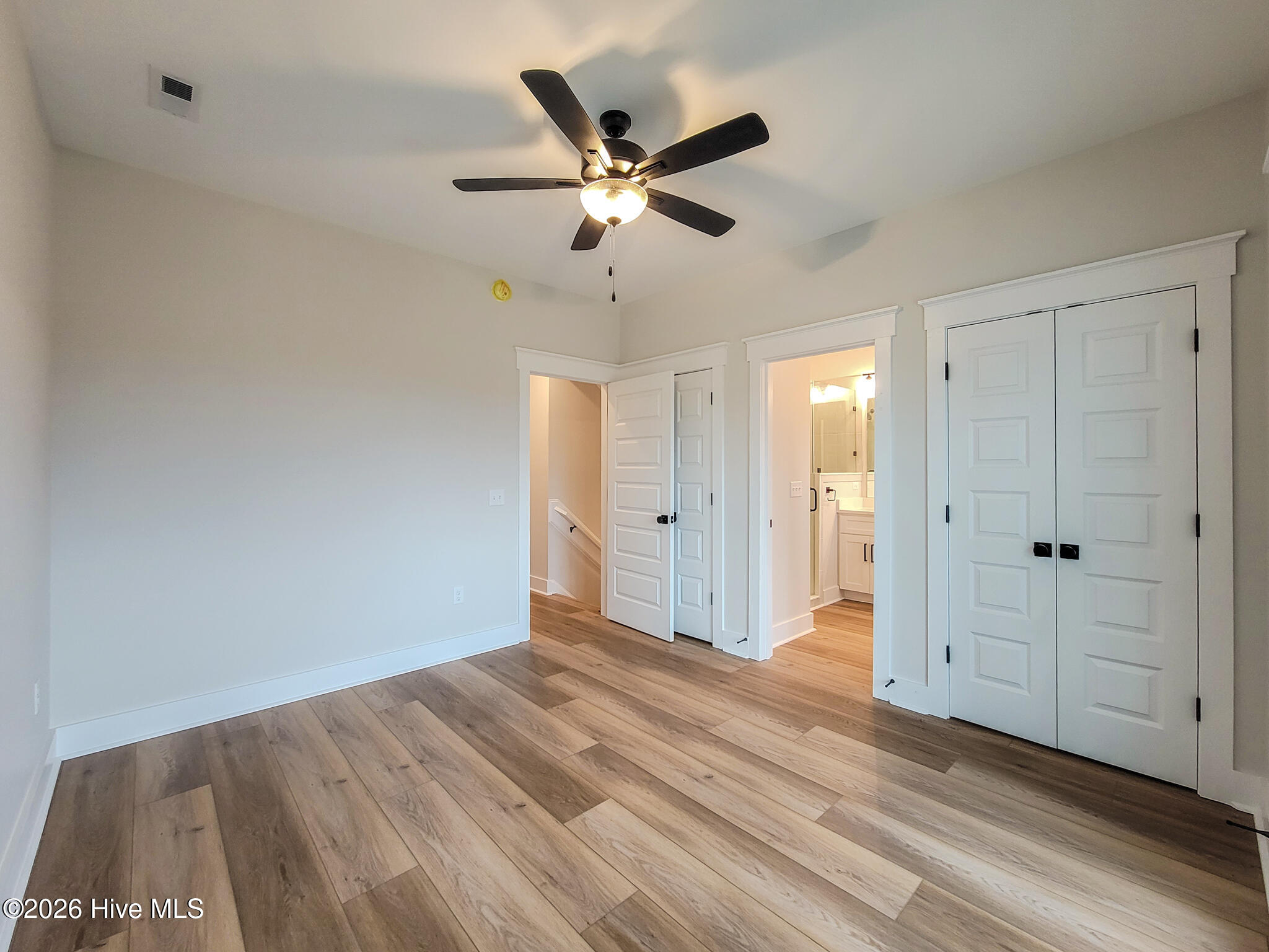 100553642 | Photo 44