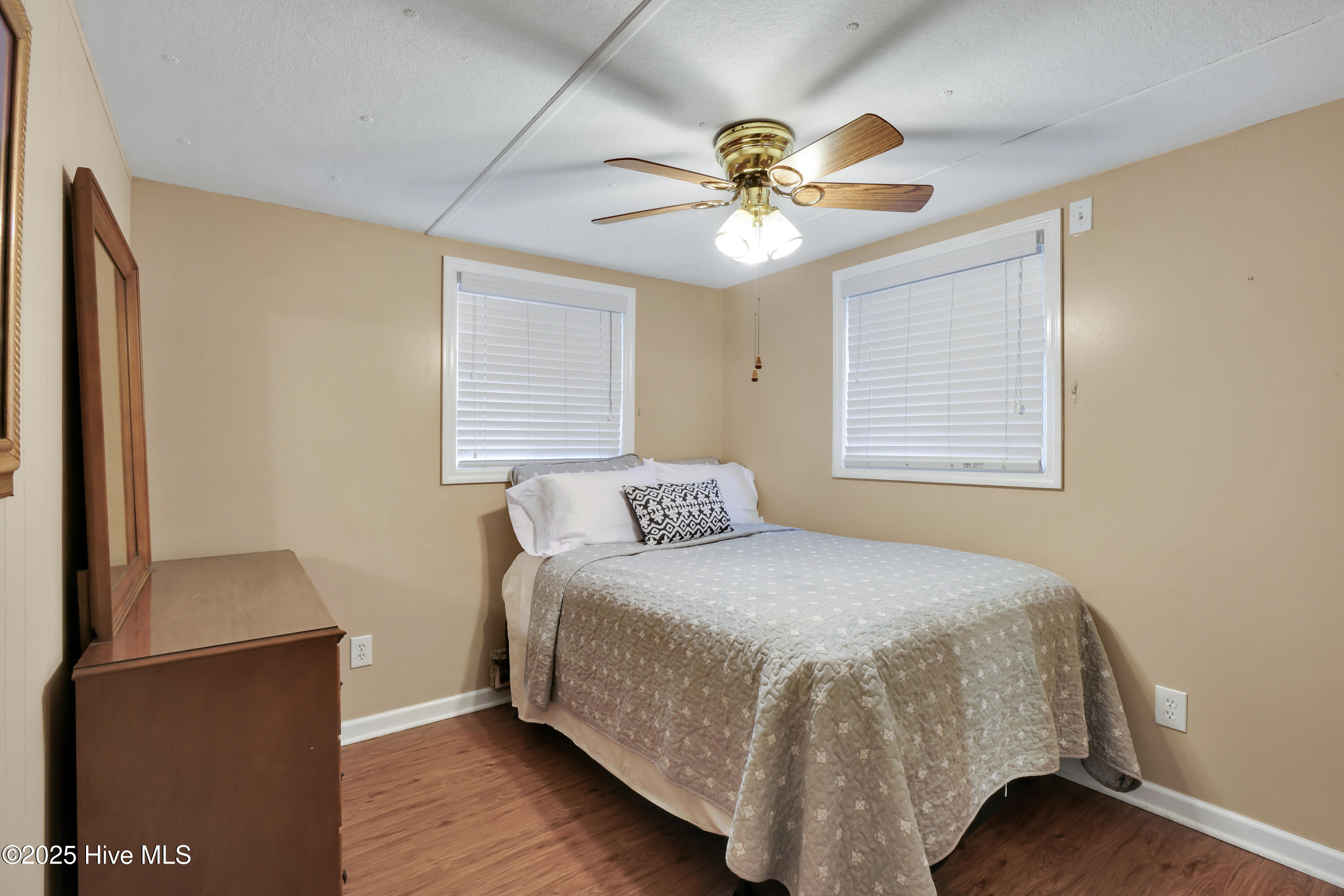 100556087 | Photo 17