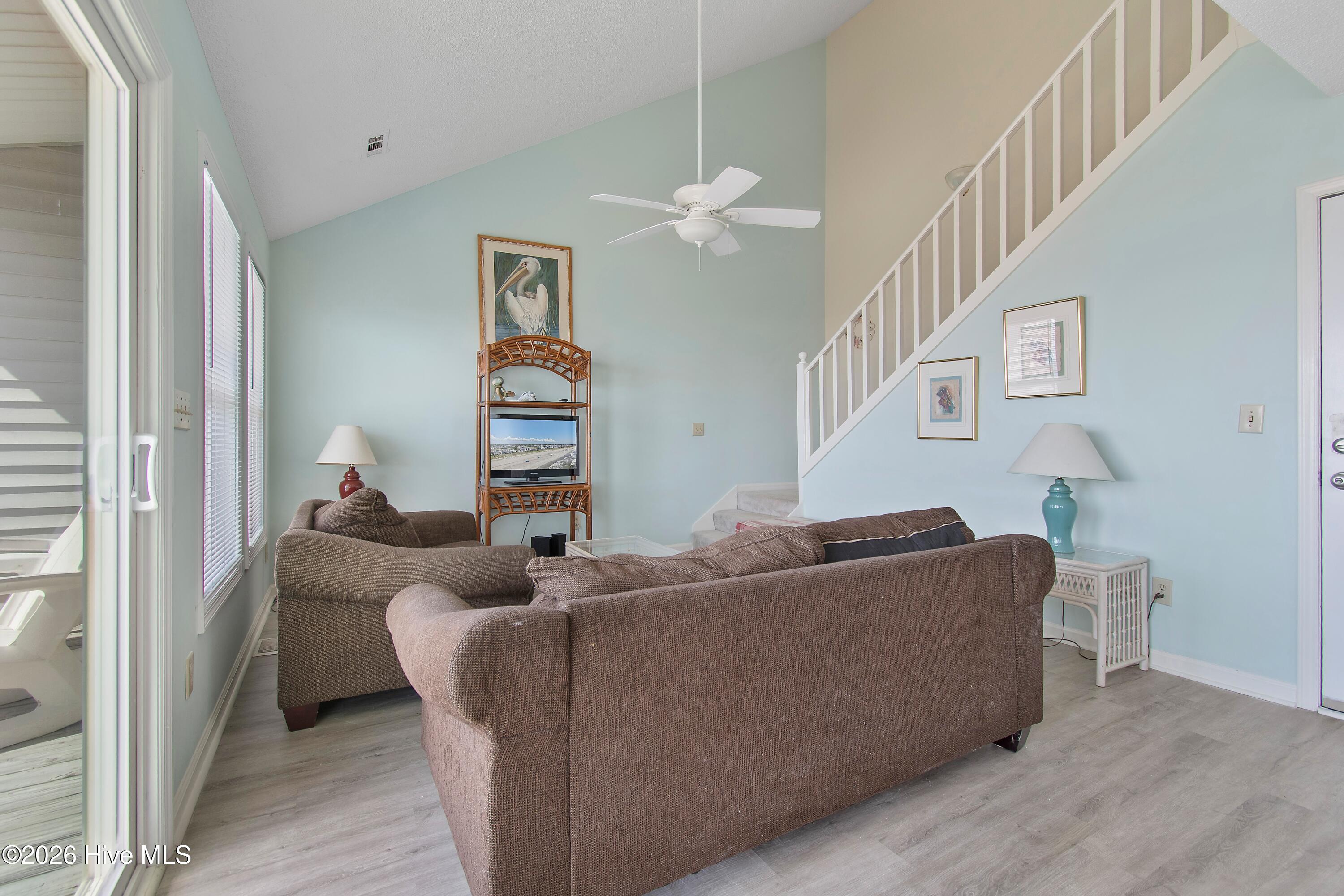 100558729 | Photo 29