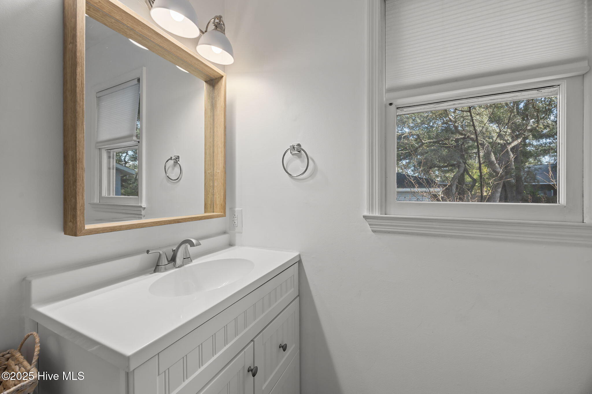 100522613 | Photo 35