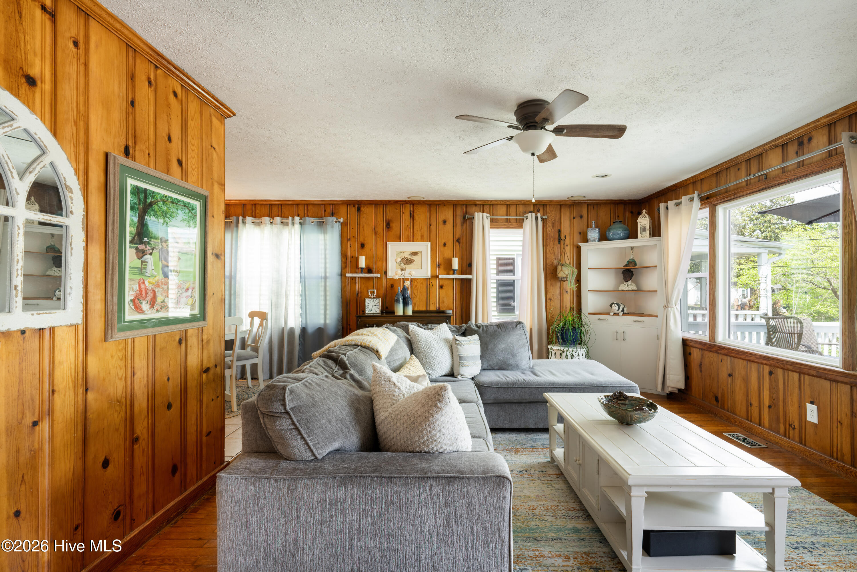 100565706 | Photo 20