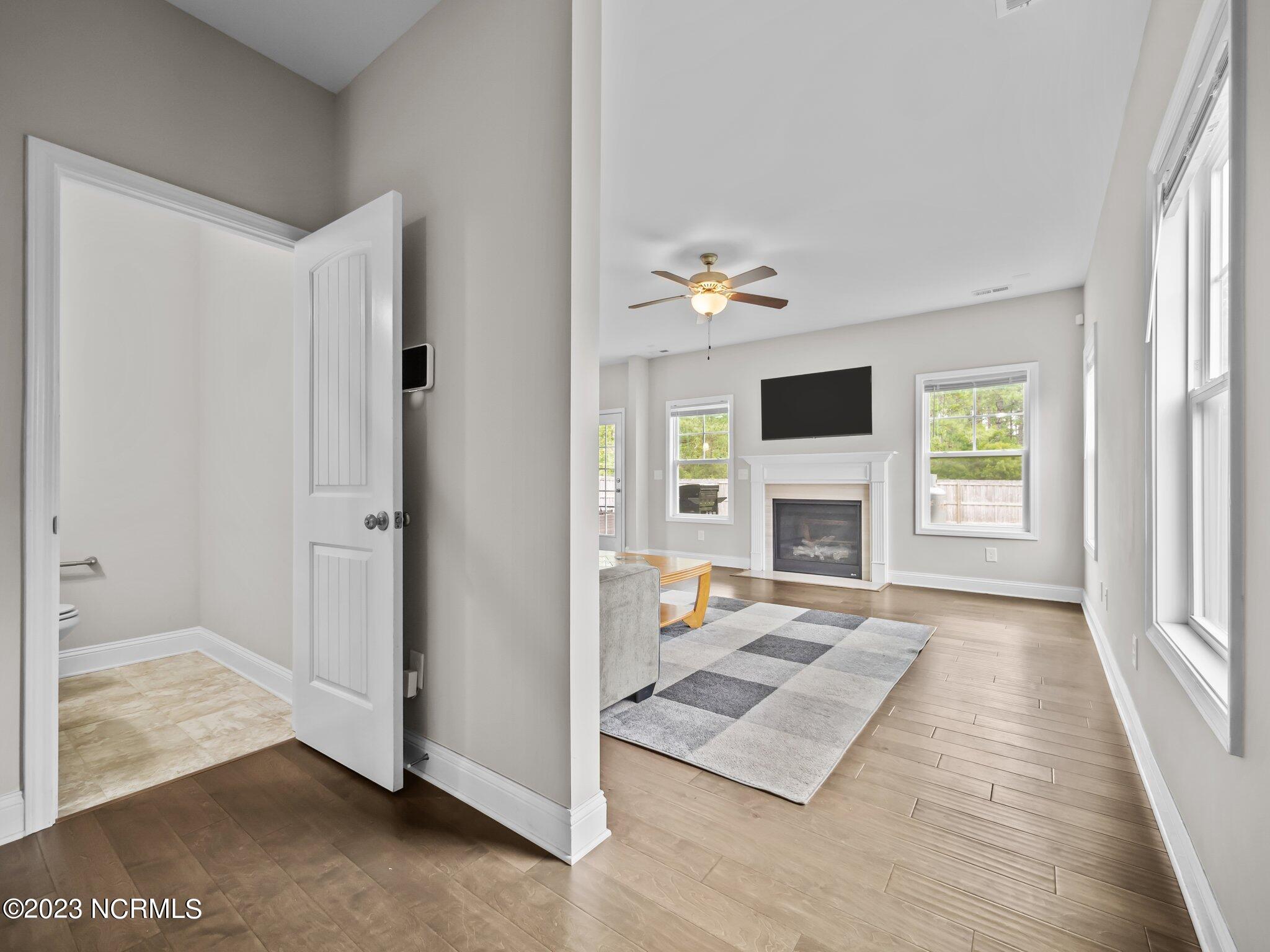 100553383 | Photo 18