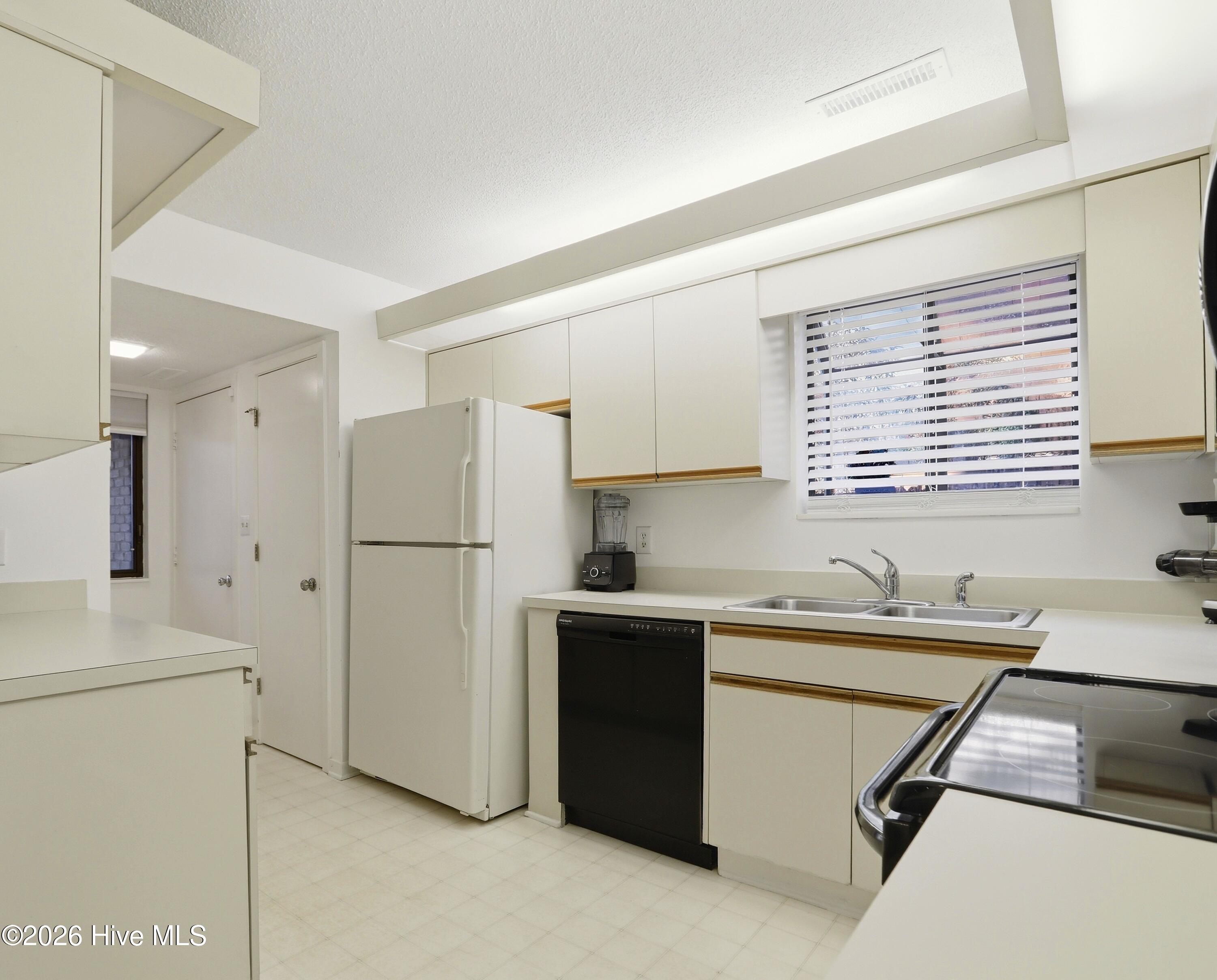 100553019 | Photo 10