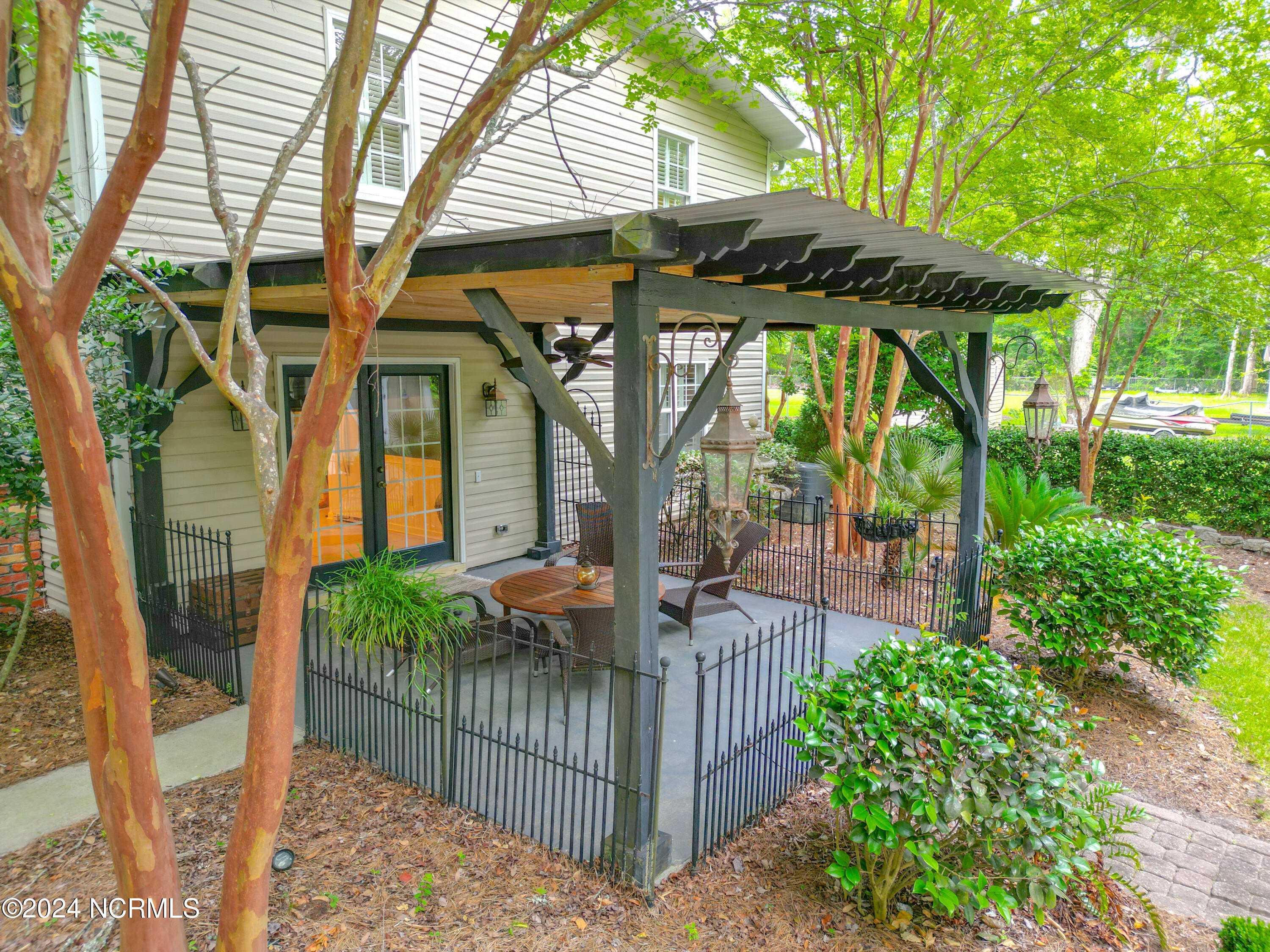 100558799 | Photo 60