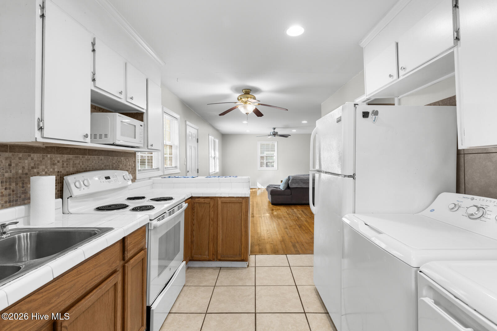 100569142 | Photo 10