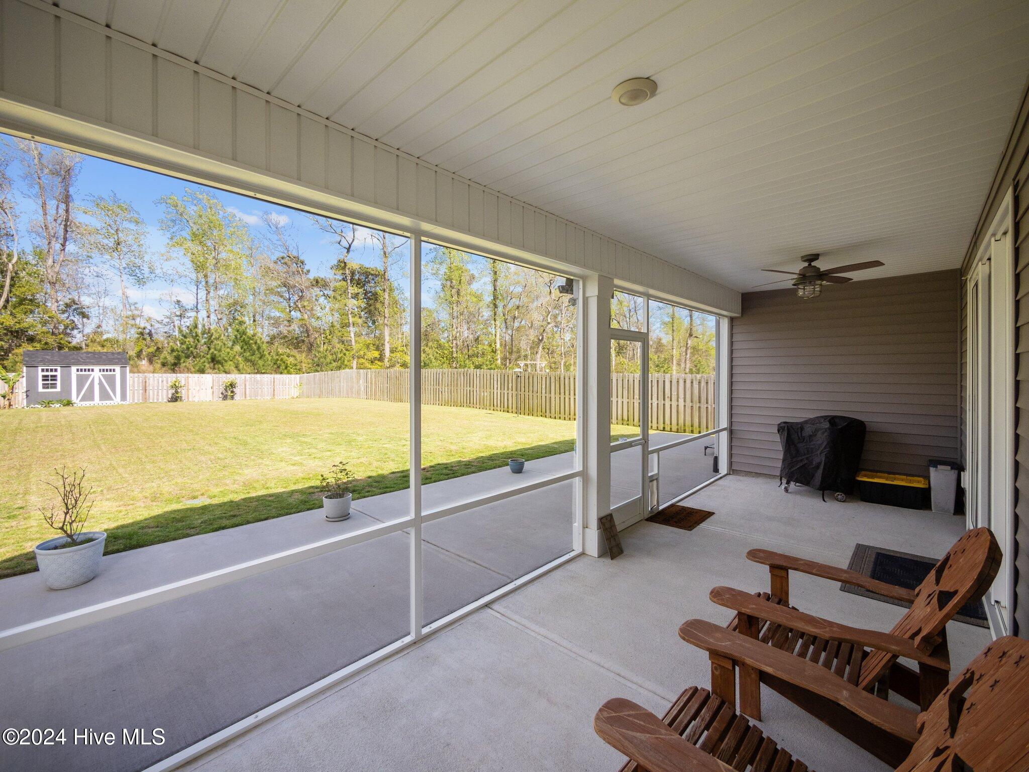 100562894 | Photo 18