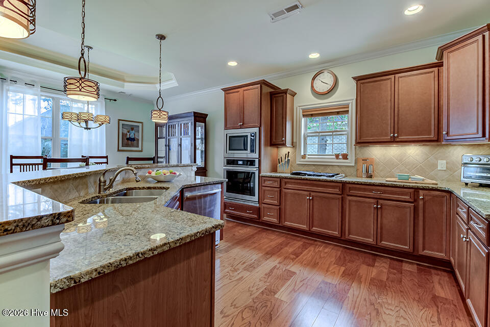 100548216 | Photo 11