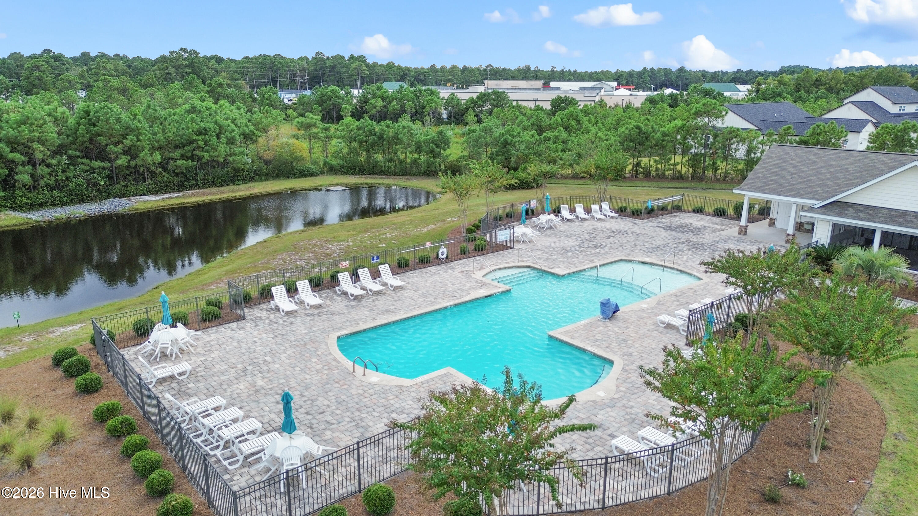 100555351 | Photo 37